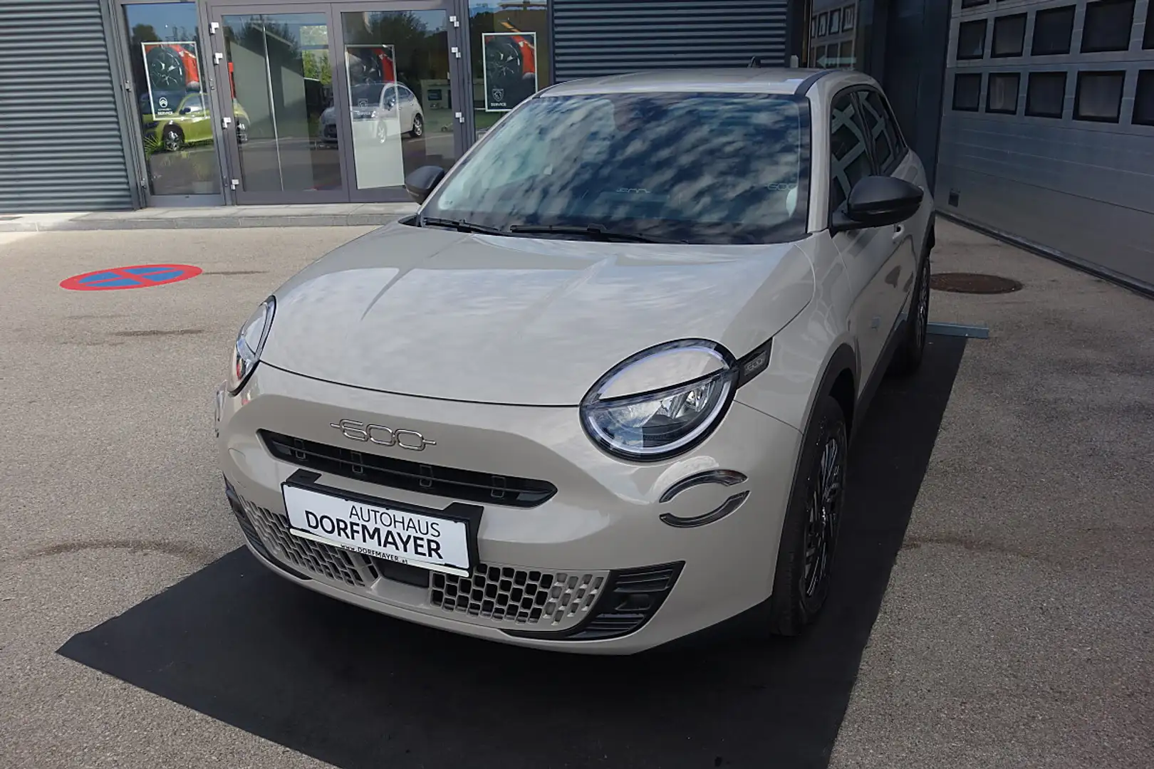 Fiat 600 T-GEN 3 Hybrid mHEV 145 6-Gang eDCT Beige - 2