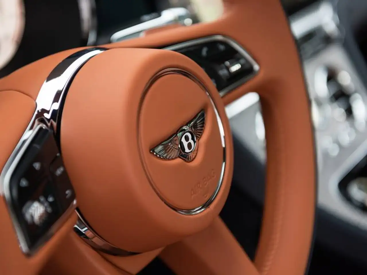 Bentley Continental GT 2023 — фото 14