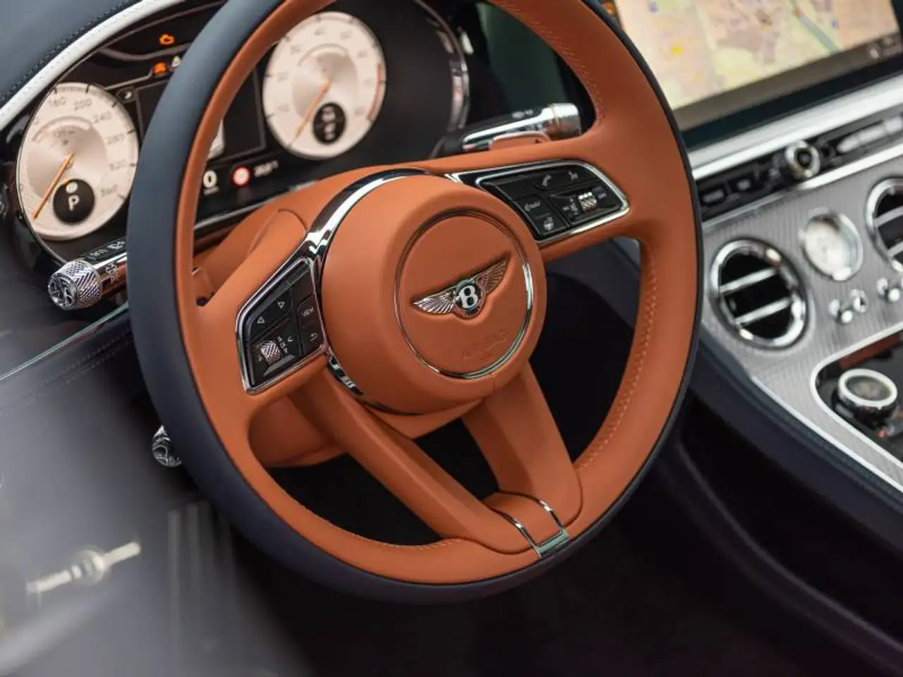Bentley Continental GT 2023 — фото 13