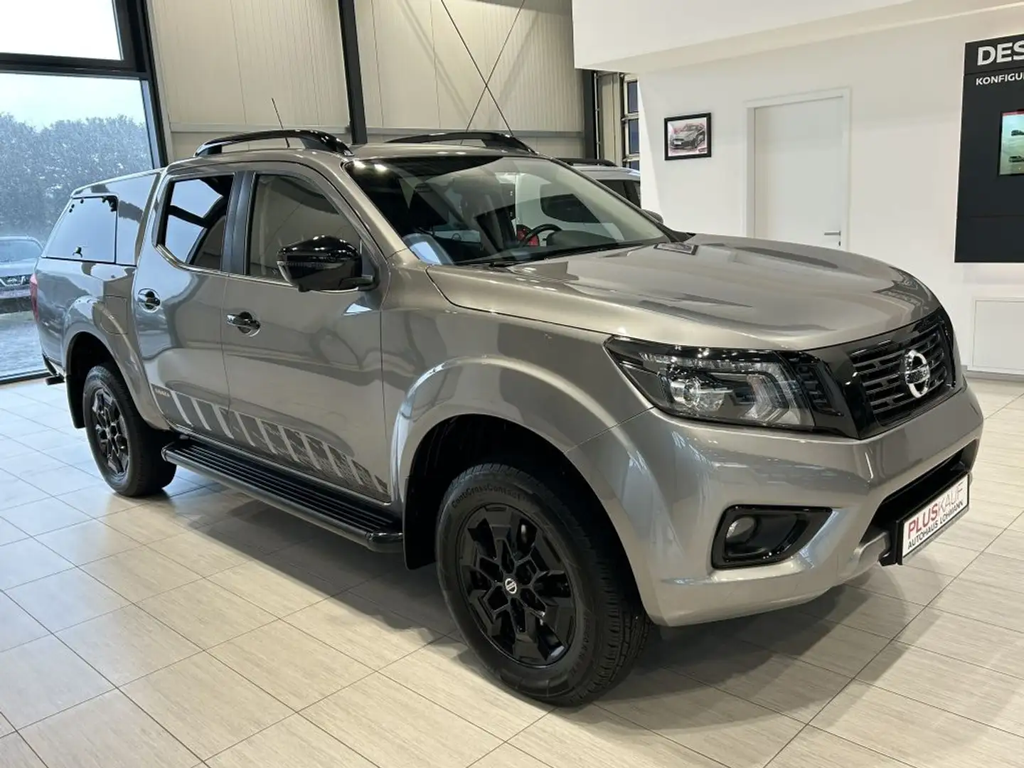 Nissan Navara DC 4x4 Autm. N-Guard Hardtop - 2