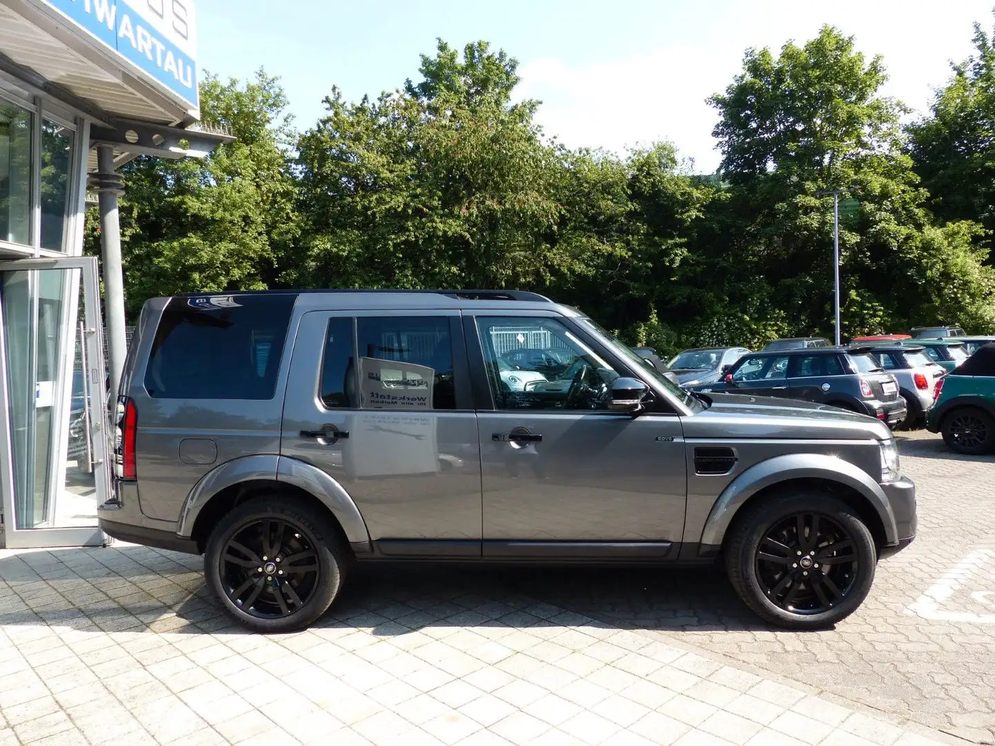 Land Rover Discovery 3.0 SDV6 HSE Luxury, 7-Sitze, Black-P. Grau - 2