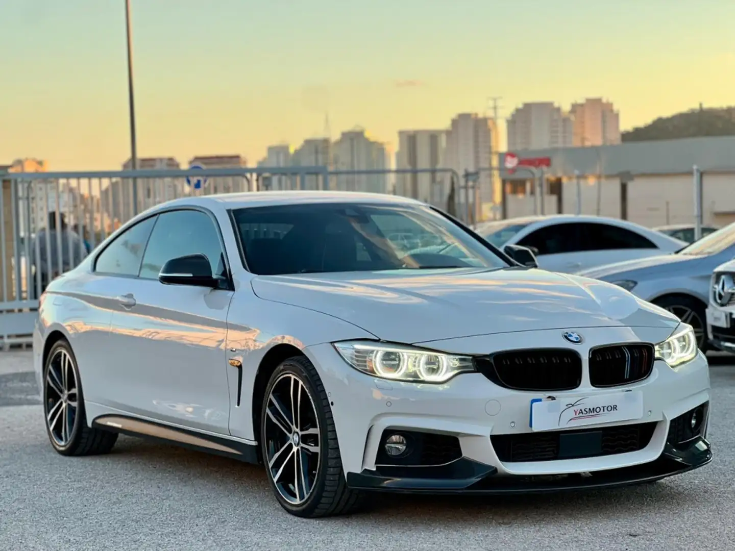 BMW 435 435dA Coupé xDrive Sport Blanc - 1