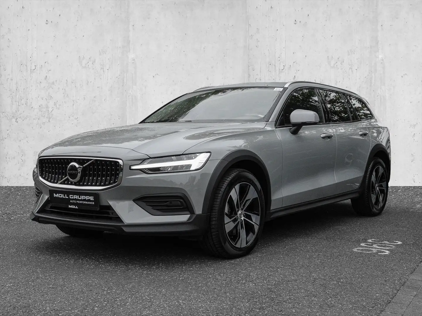 Volvo V60 Cross Country B4 AWD Plus 4xSHZ LED Kamera Grau - 2