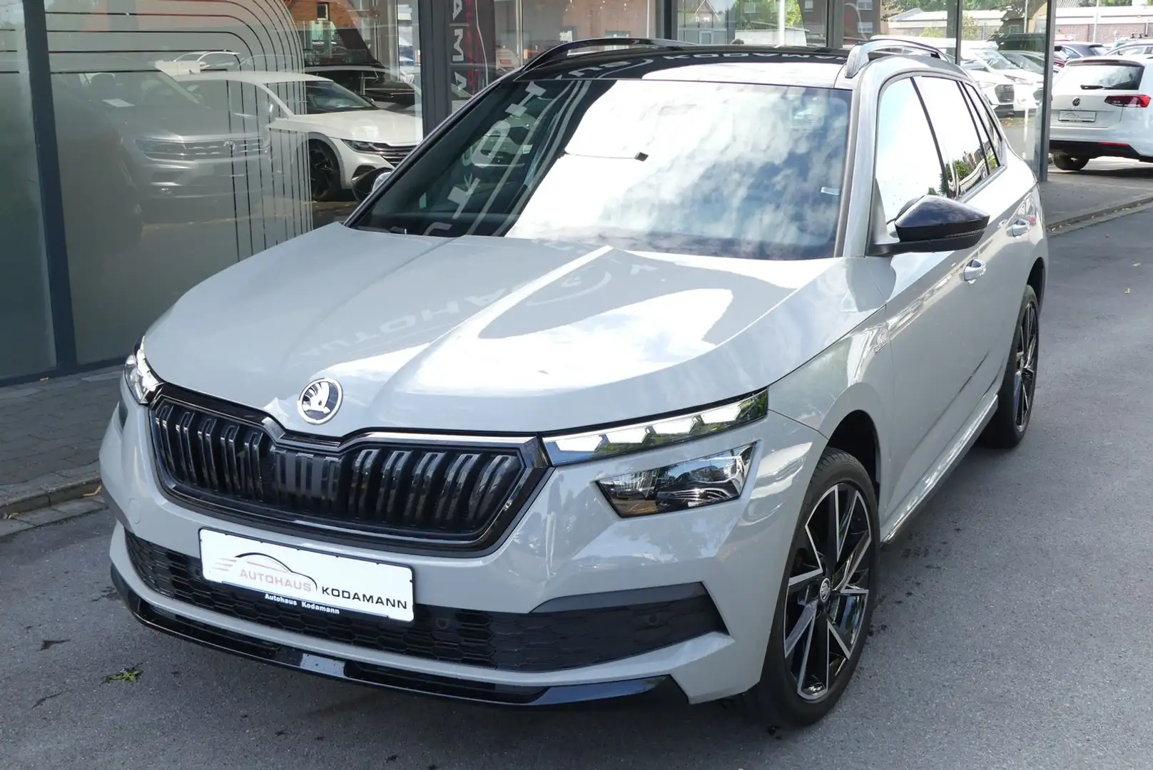 Skoda Kamiq Monte Carlo*Panorama*Tempomat*18"*CarPlay Grijs - 2
