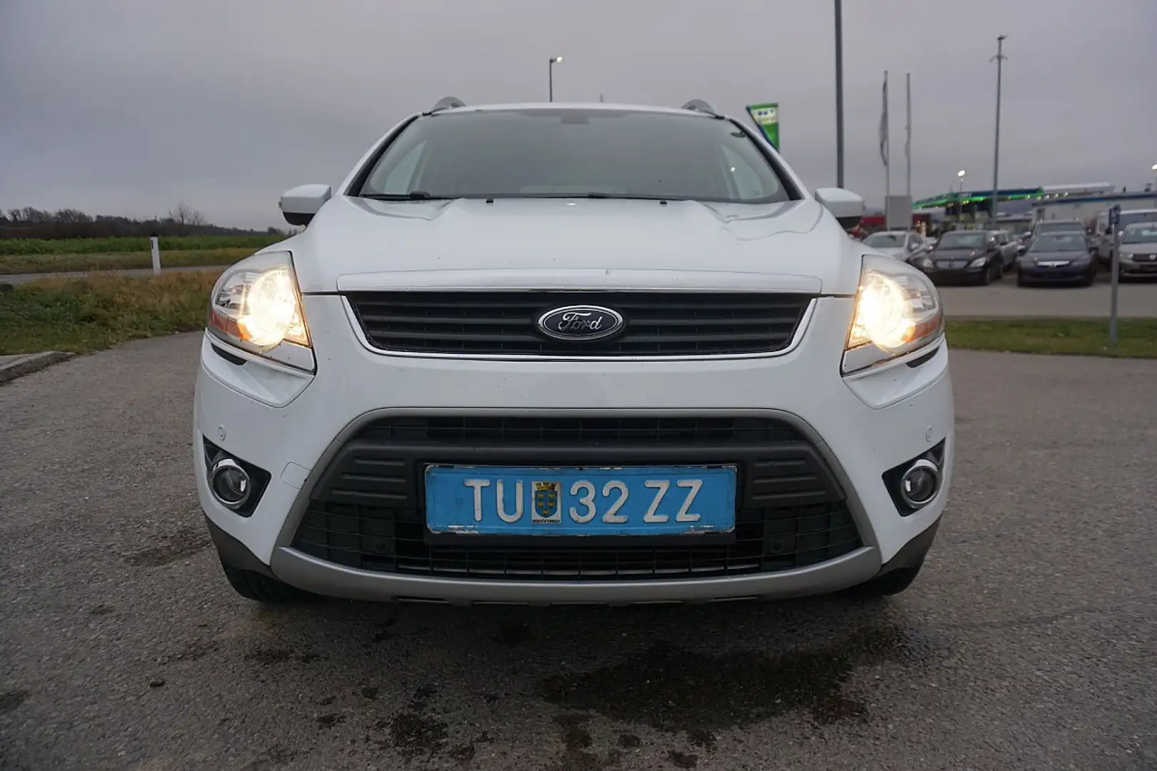 Ford Kuga 2,0 Trend 4x4 TDCI DPF Weiß - 1