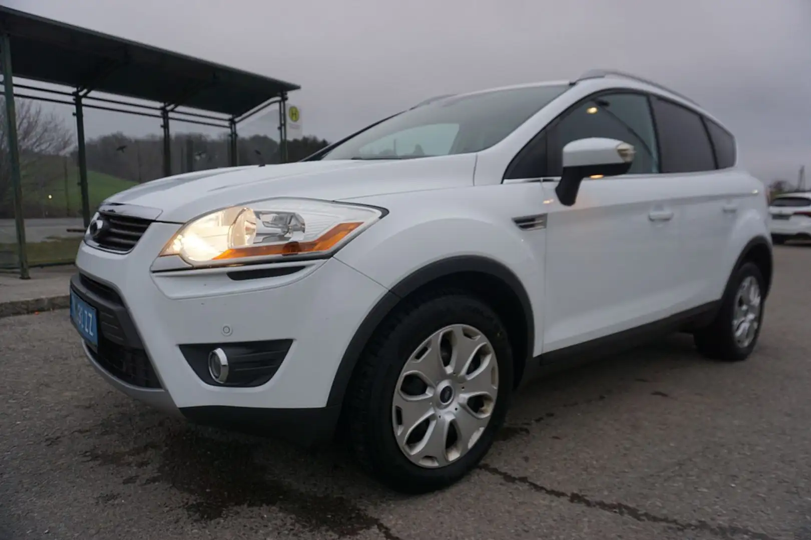 Ford Kuga 2,0 Trend 4x4 TDCI DPF Weiß - 2