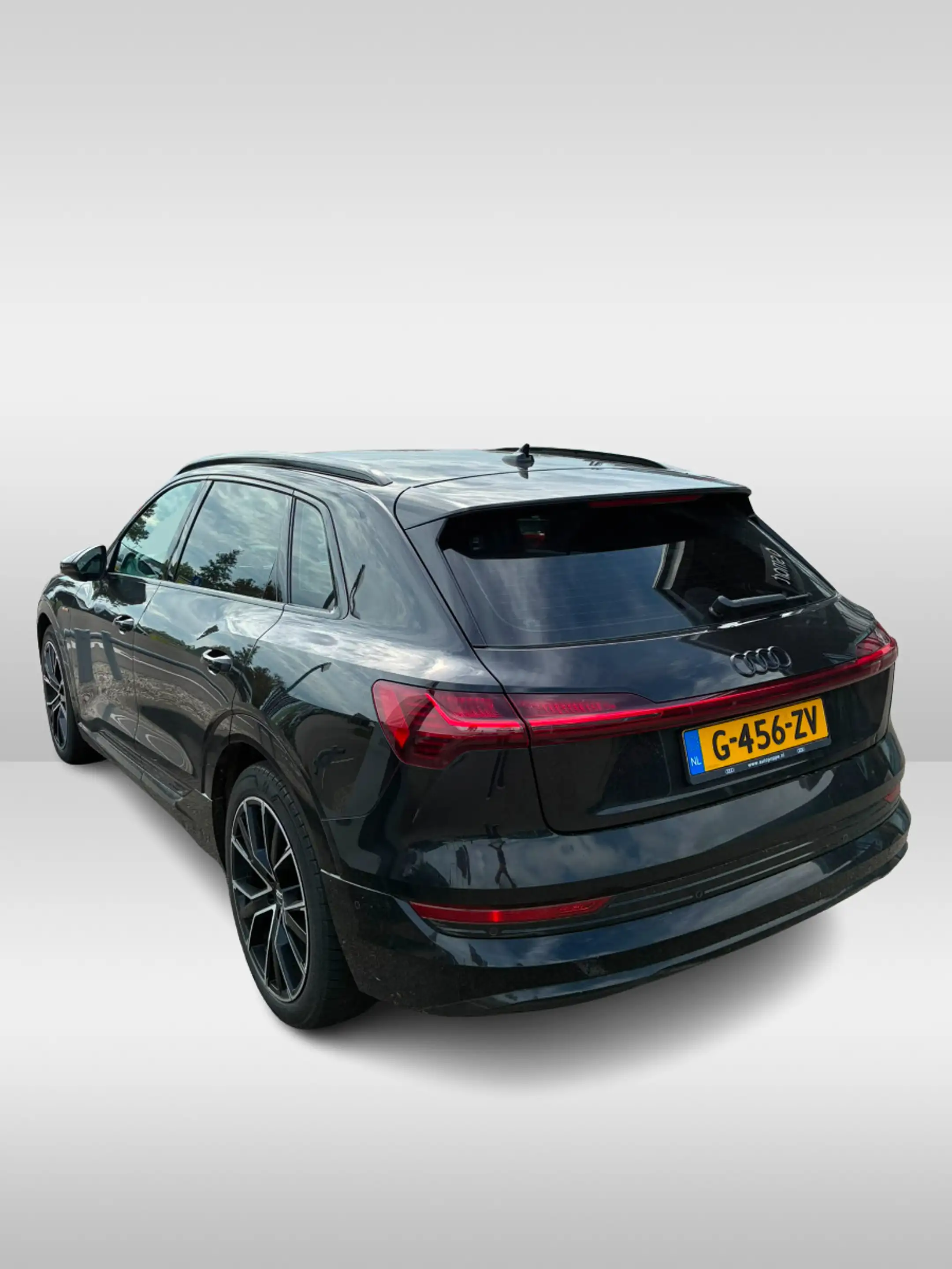 Audi e-tron e-tron 50 quattro Launch edition 71 kWh / CarPlay — photo 2