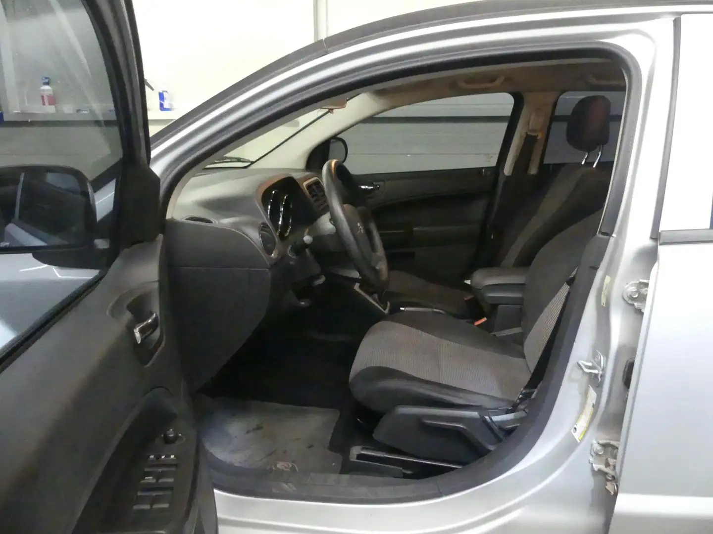 Dodge Caliber 2.0 Raw - Airco - Mooie auto! Grijs - 2