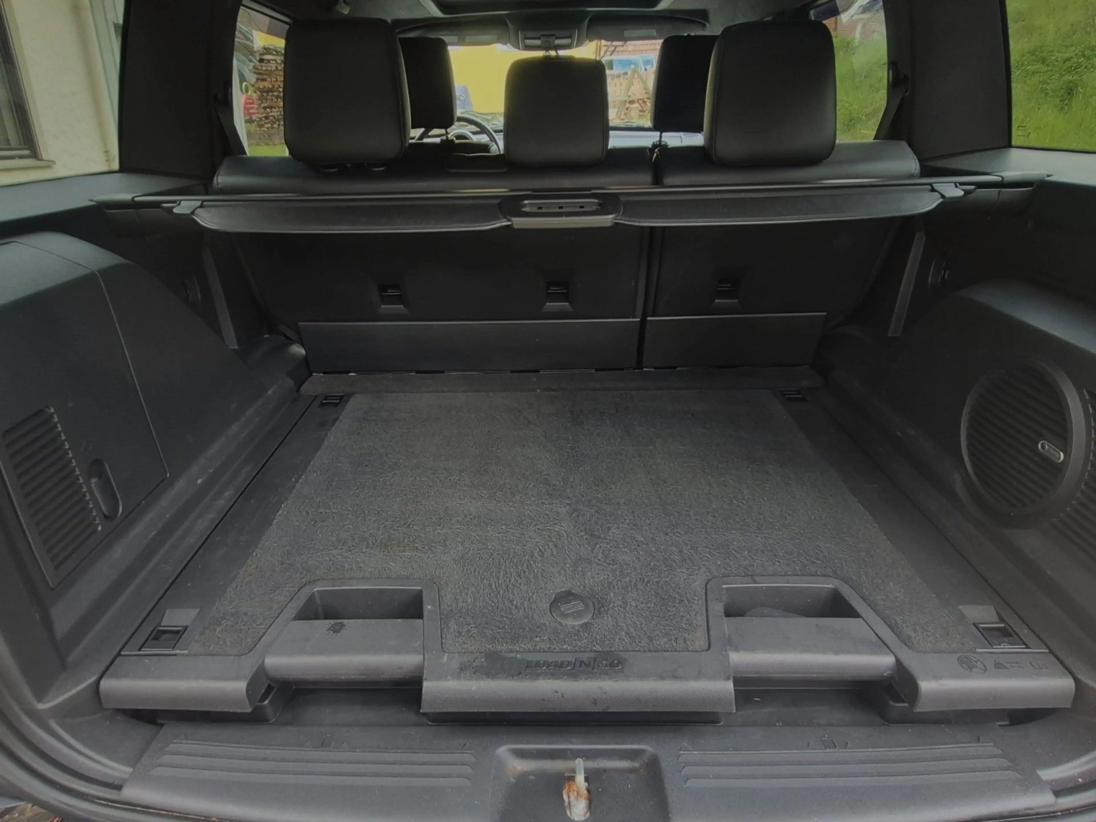 Dodge Nitro SXT — photo 7