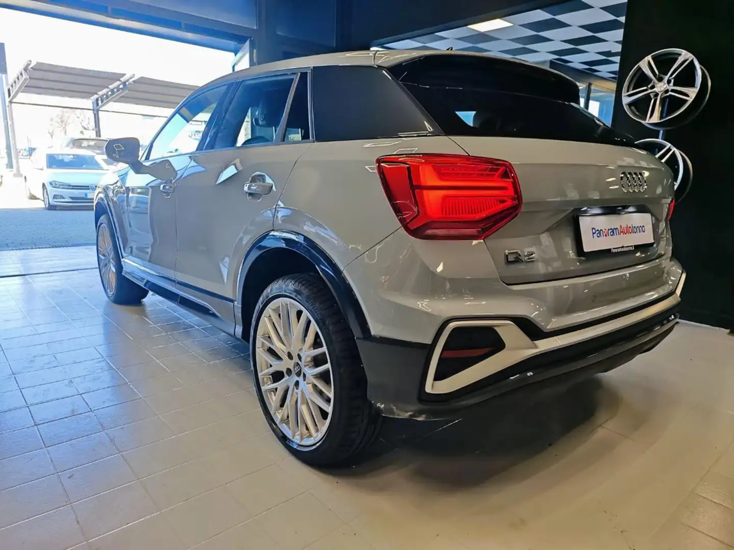 Audi Q2 30 TDI S tronic S line Edition Bianco - 2