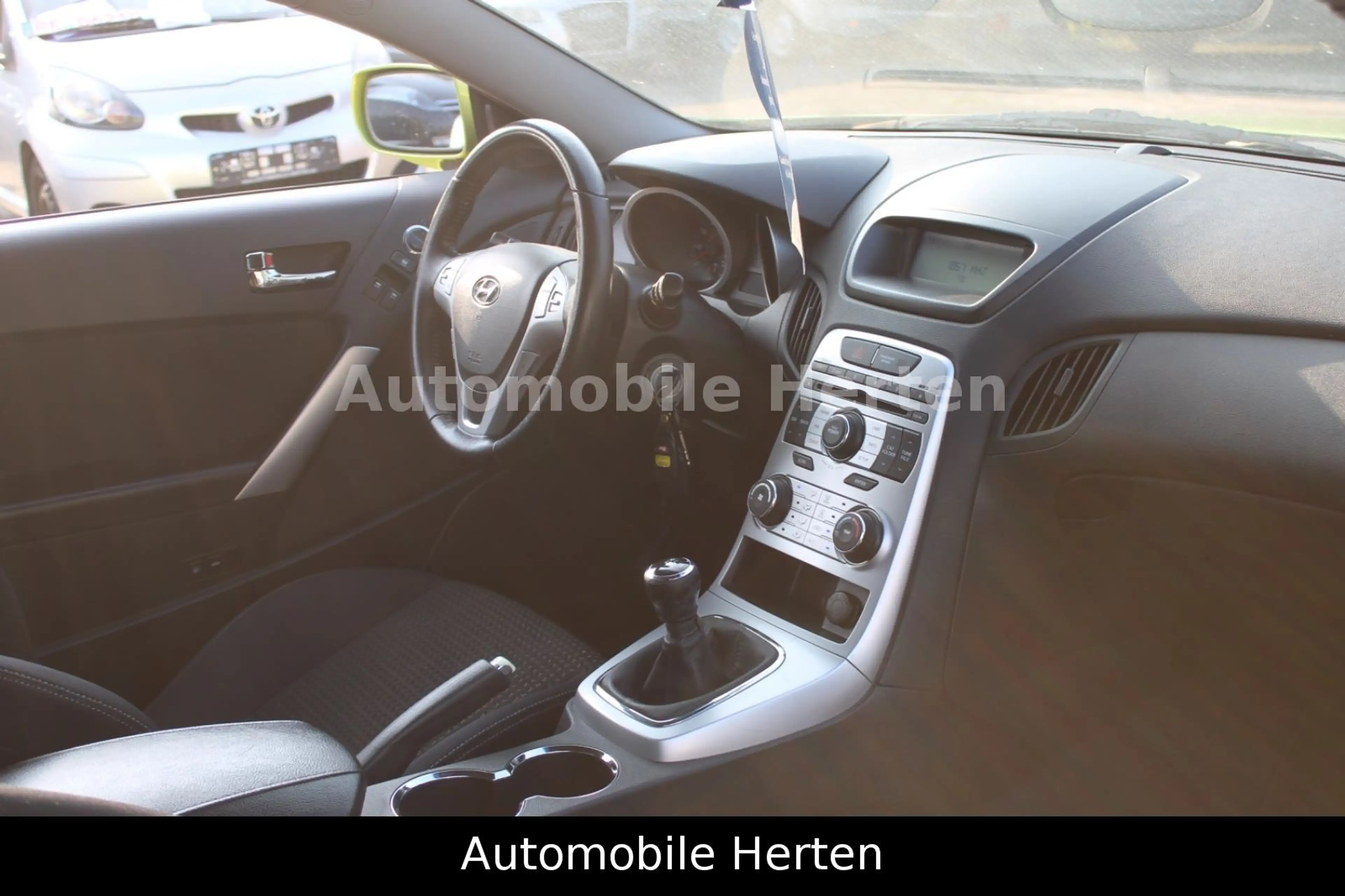 Hyundai Genesis Coupe 2.0 Turbo*6GANG*SUPER OPTIK*KLIMA* — photo 11