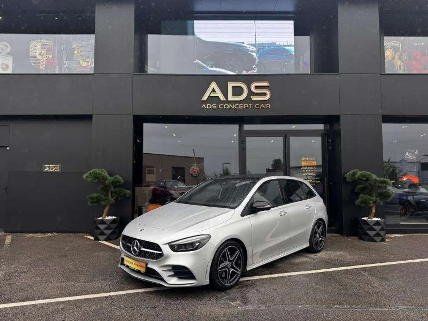 Mercedes-Benz B 220 AMG Line Gris - 1