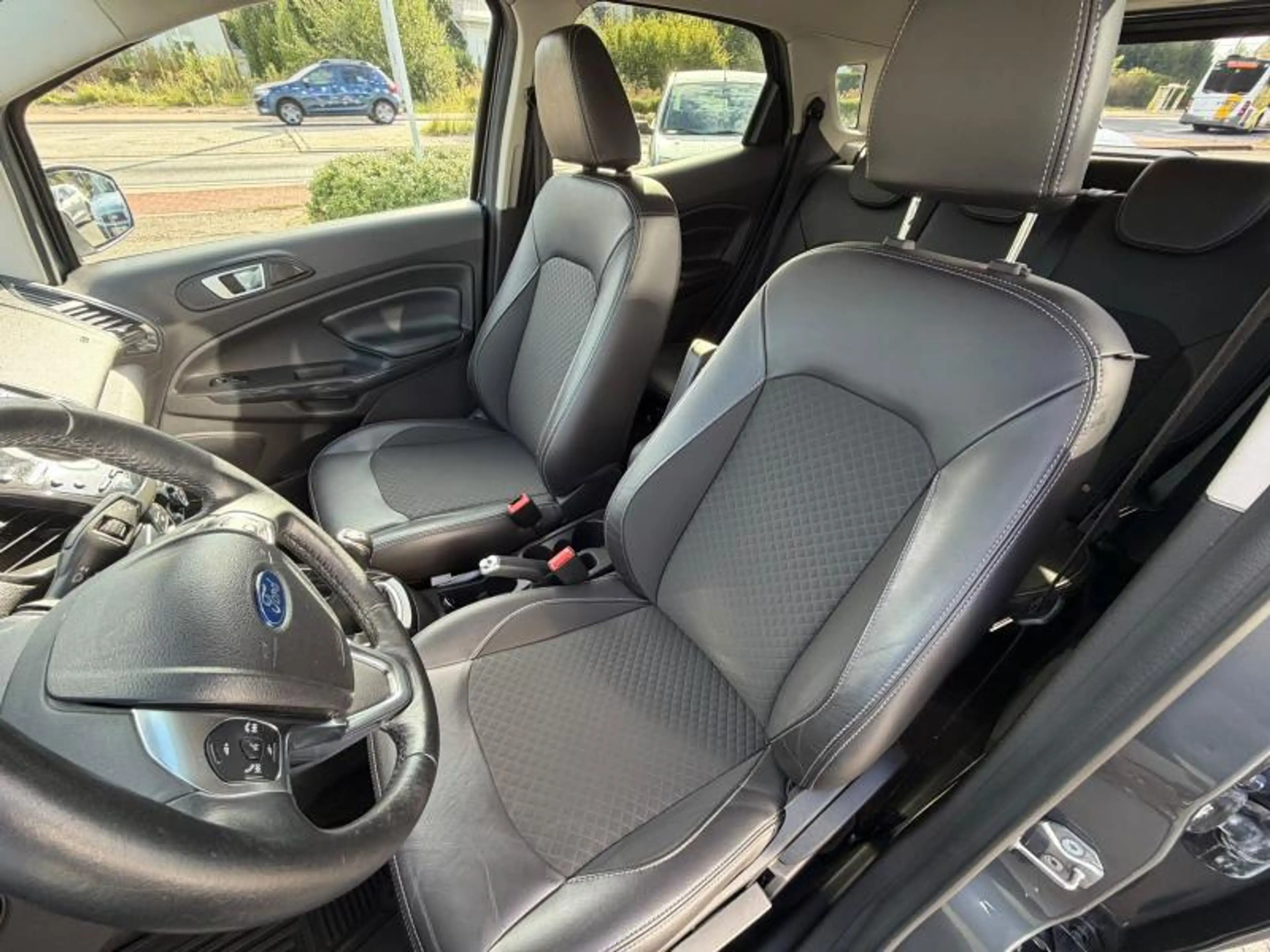 Ford EcoSport Titanium 1.0i Ecoboost 125pk M6 — photo 5