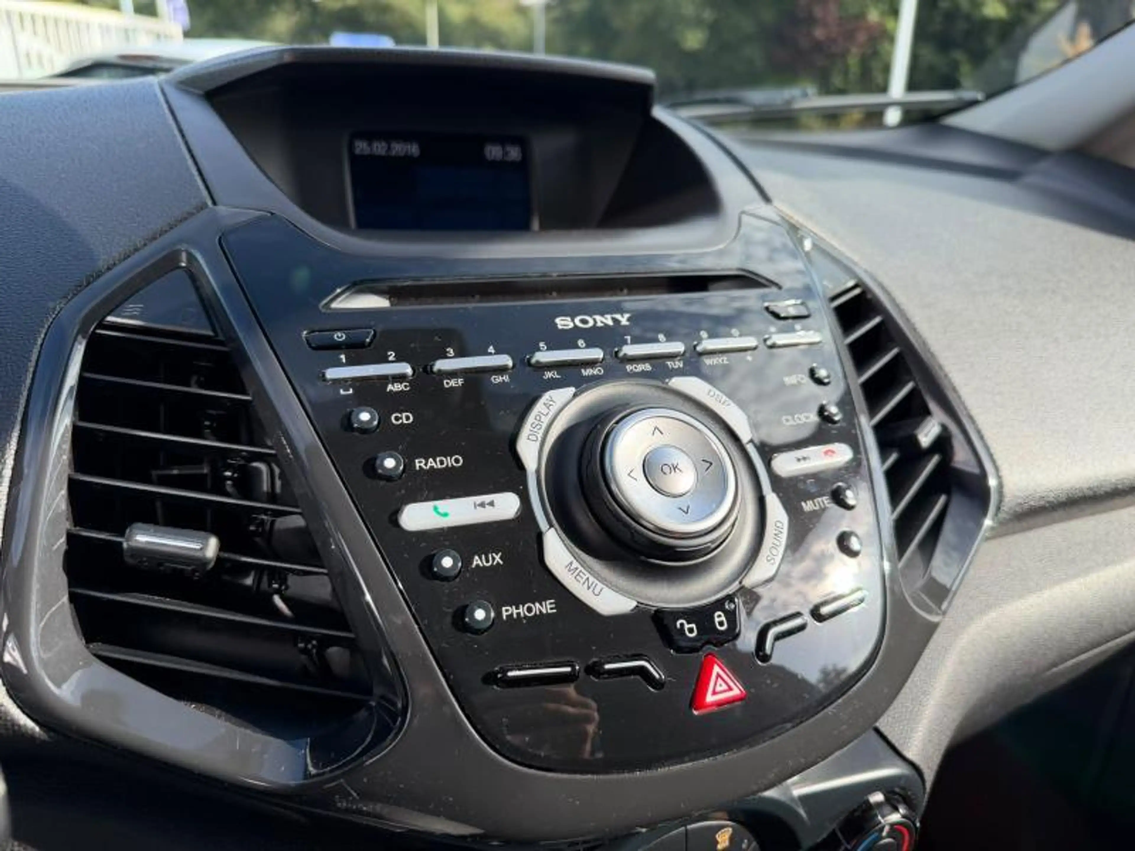 Ford EcoSport Titanium 1.0i Ecoboost 125pk M6 — photo 10