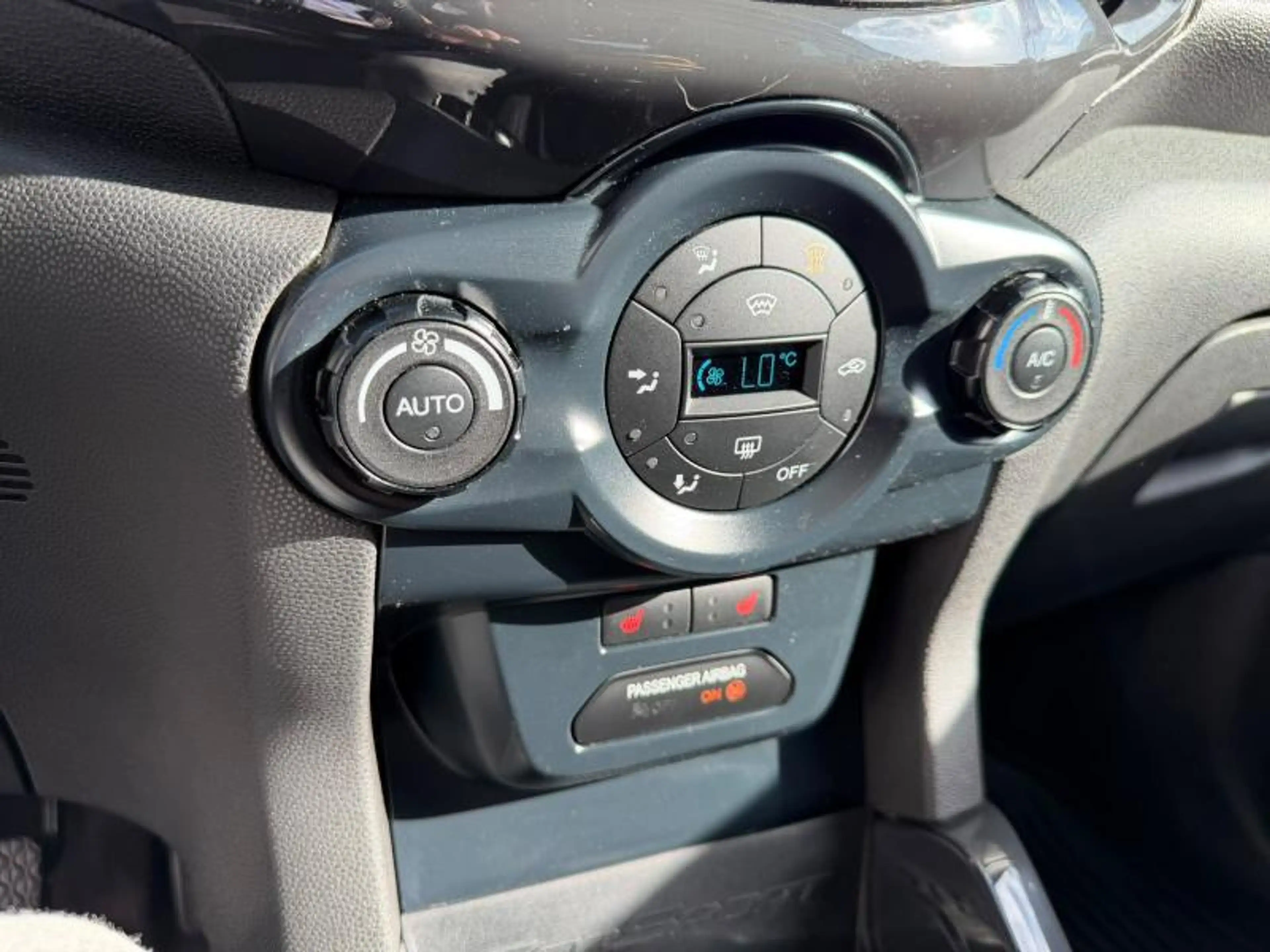Ford EcoSport Titanium 1.0i Ecoboost 125pk M6 — photo 8