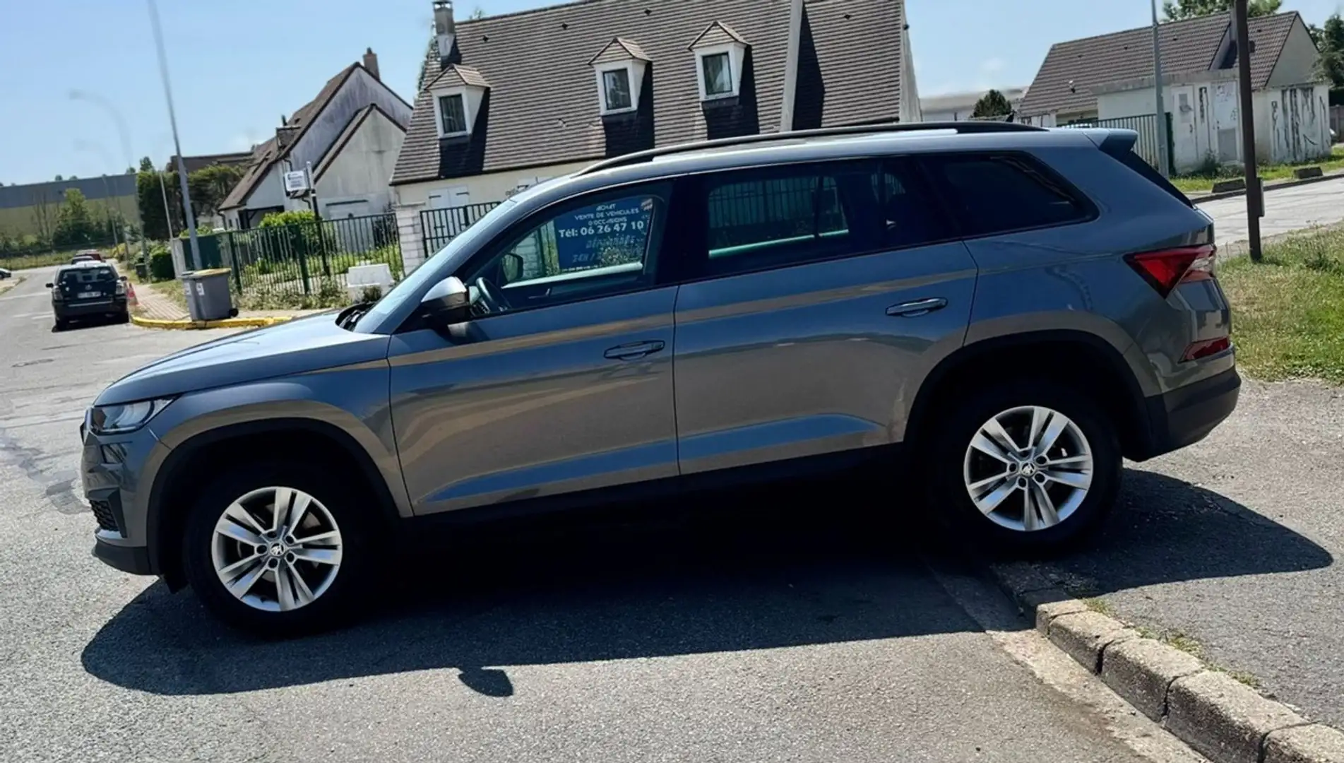 Skoda Kodiaq Business 1.5 TSI 150CV DSG7 24158HT 12/2022 ENTRET Gris - 2