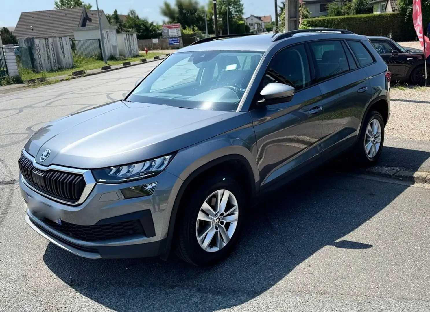 Skoda Kodiaq Business 1.5 TSI 150CV DSG7 24158HT 12/2022 ENTRET Gris - 1