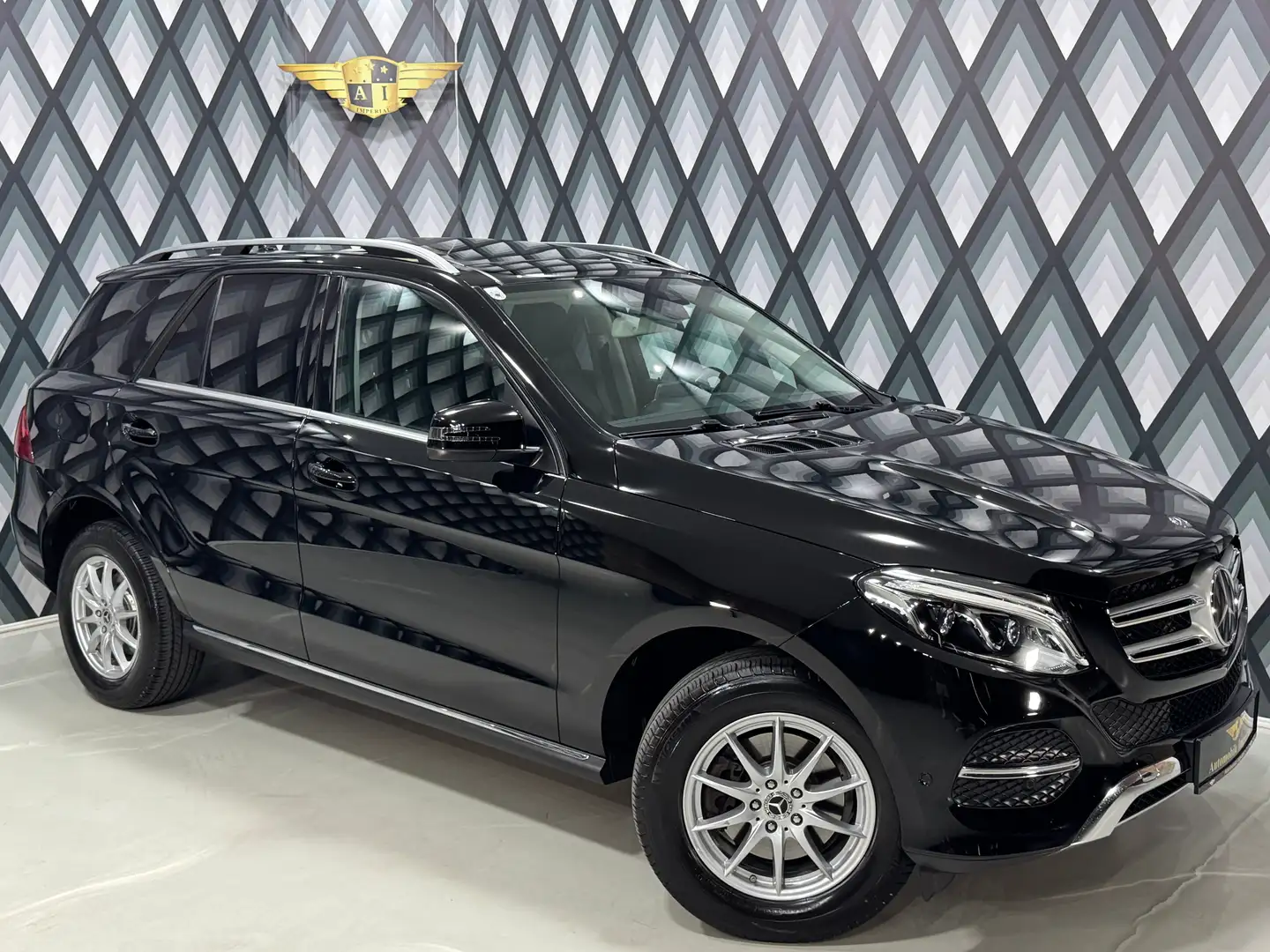 Mercedes-Benz GLE 350 d 4MATIC // PANO // AHK // MEMORY // LED // Negro - 1