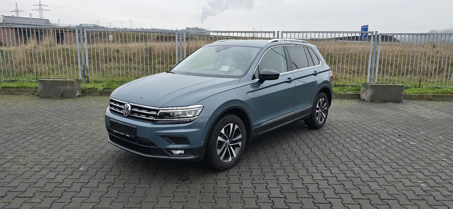 Volkswagen Tiguan 2.0 TDI DSG IQ.DRIVE Navi LED AHK HUD ACC Bleu - 1