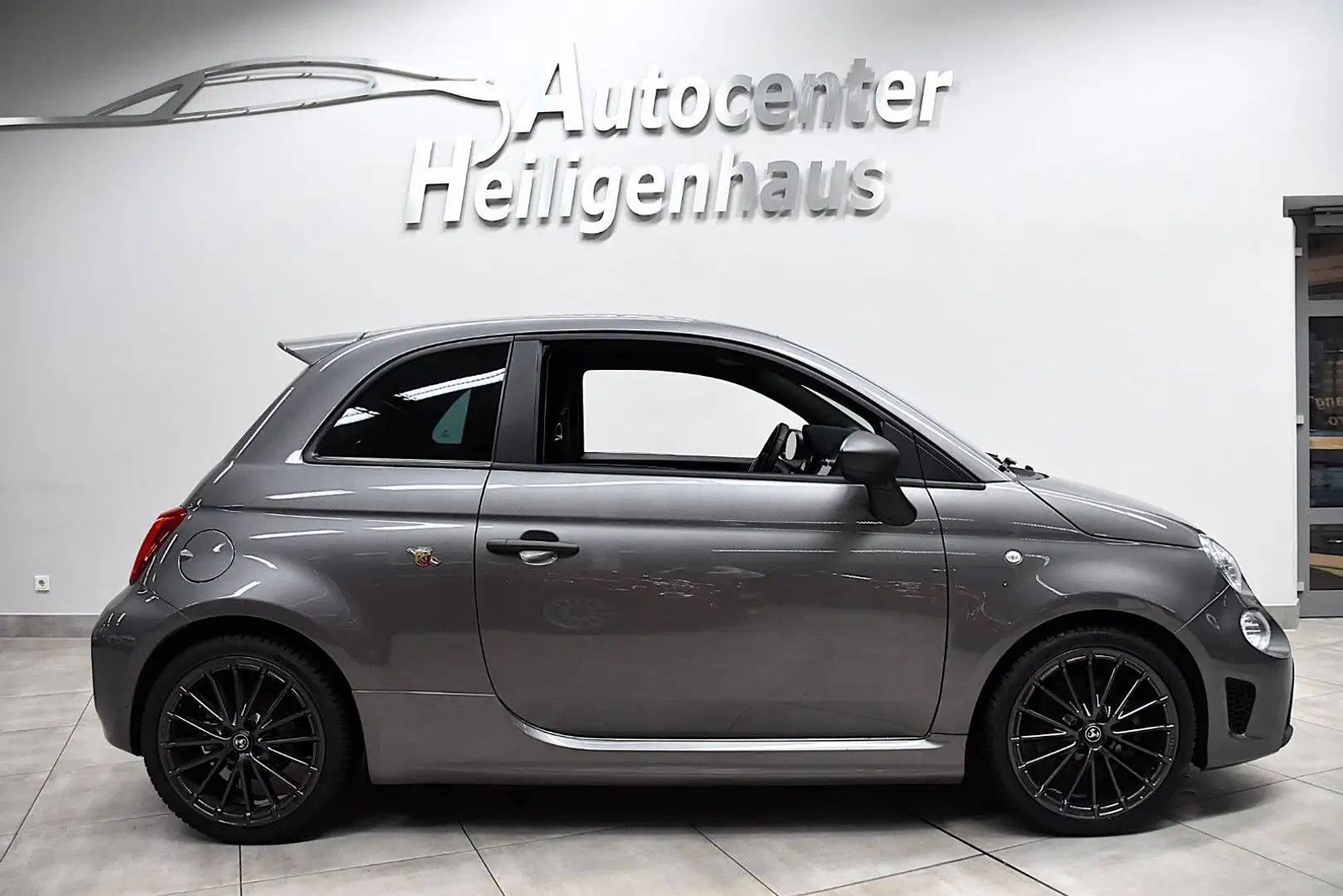 Abarth 595 500 1.4 T UConnectNavi Xenon Beats Sport PDC Šedá - 2
