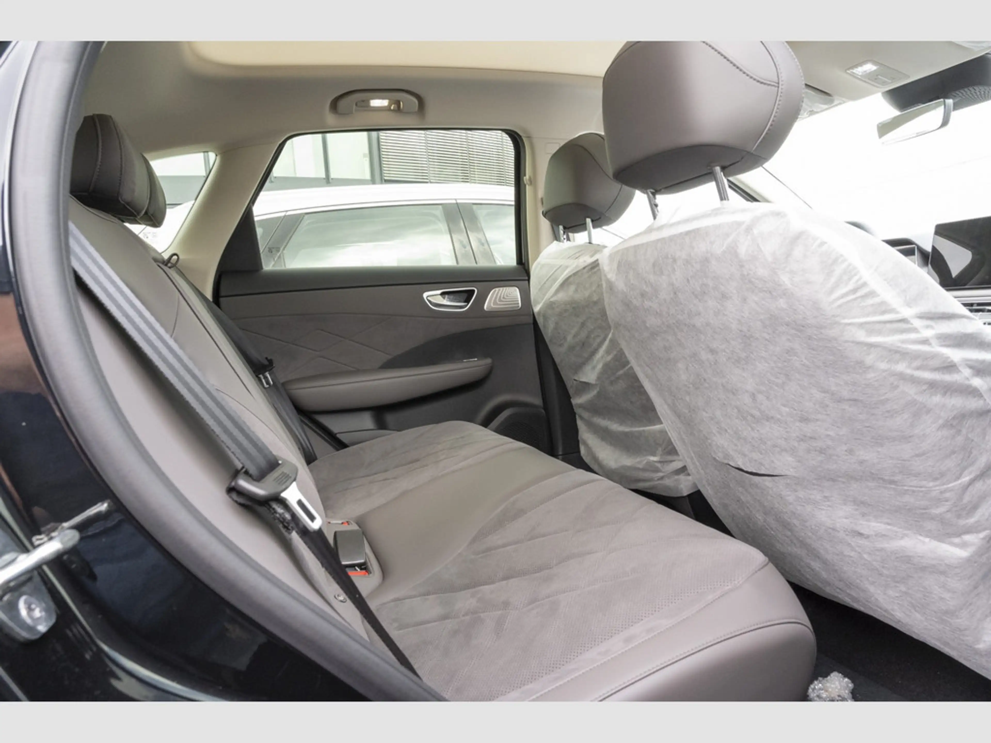 MG S6 EV LUX 180kW Panorama, SHZ, Navi, — photo 12