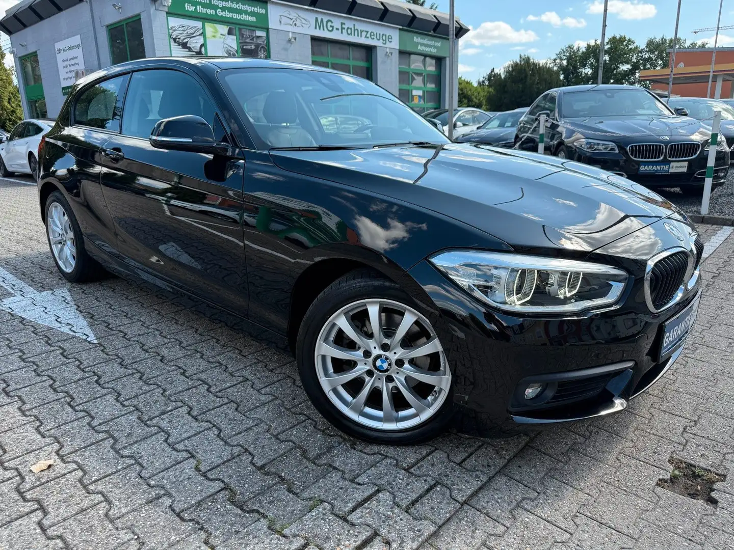 BMW 120 d AUTOMATIK NAVI LED KAMERA H&K Zwart - 2