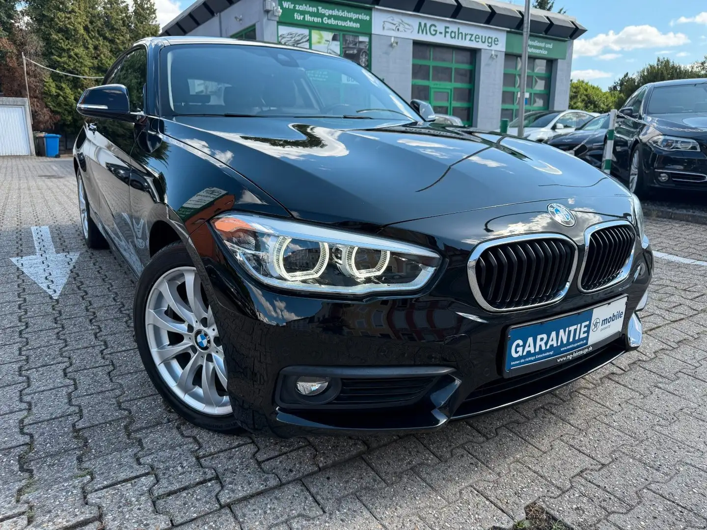 BMW 120 d AUTOMATIK NAVI LED KAMERA H&K Zwart - 1