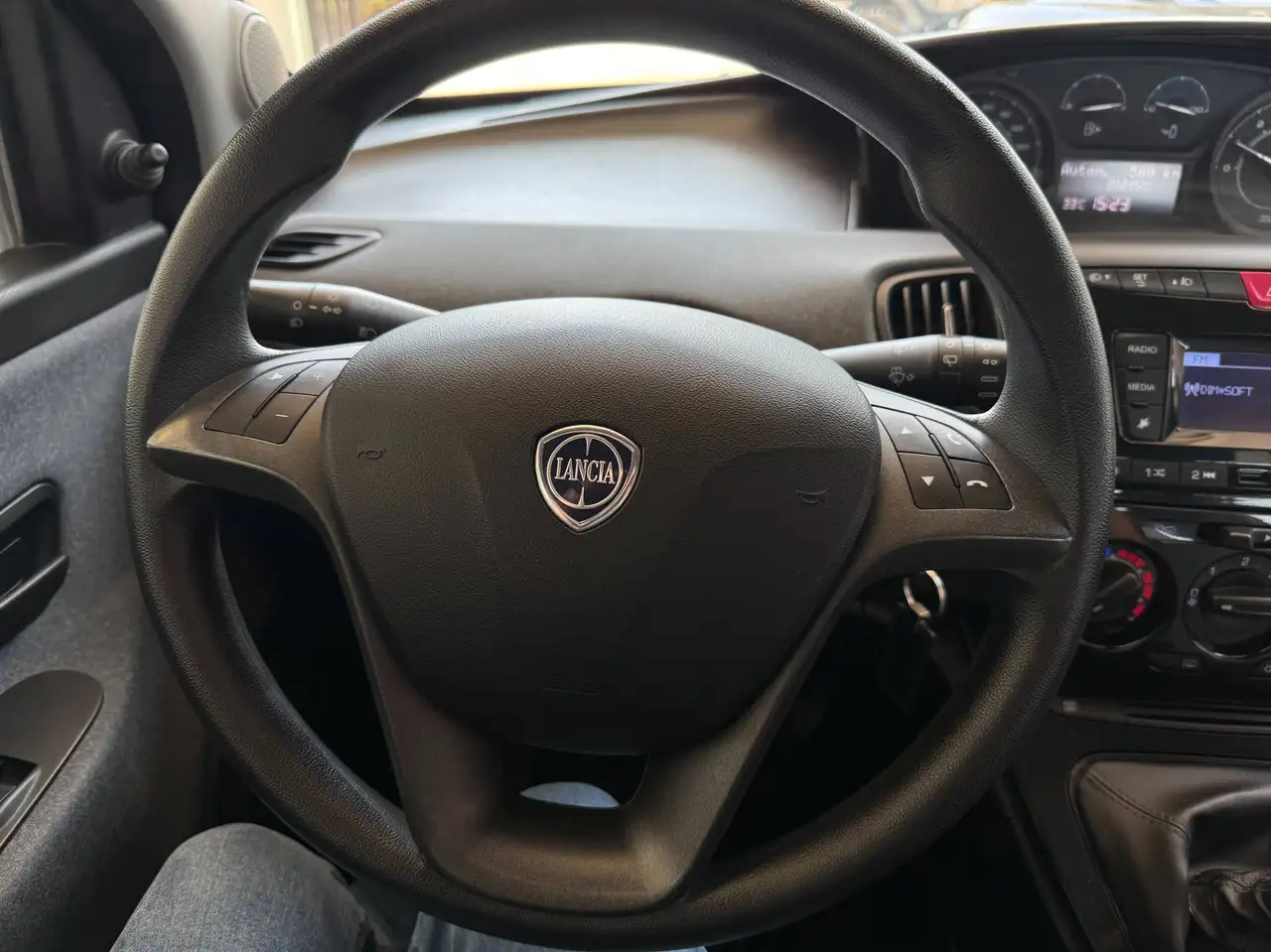 Lancia Ypsilon 2023 — фото 14