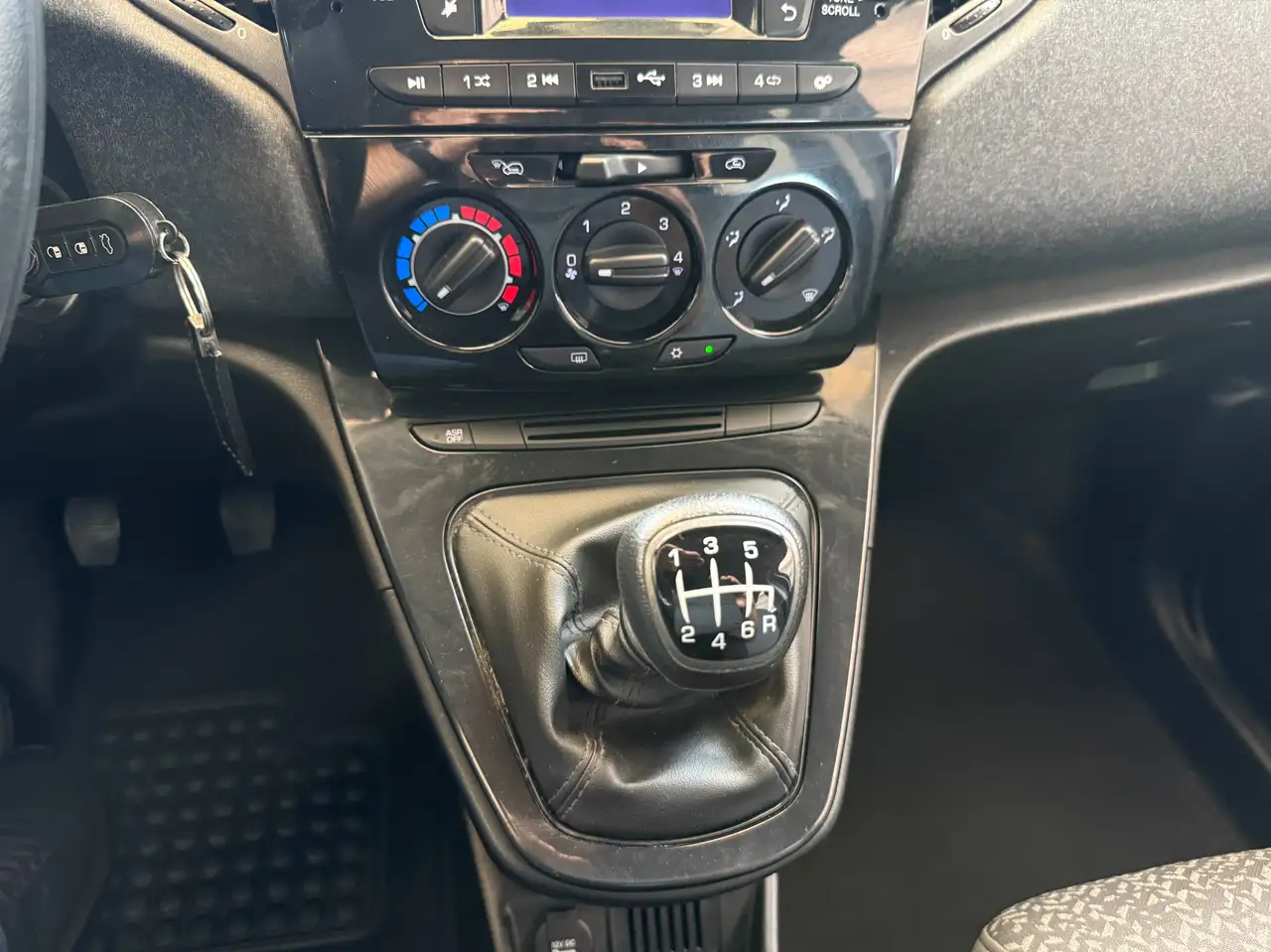 Lancia Ypsilon 2023 — фото 13
