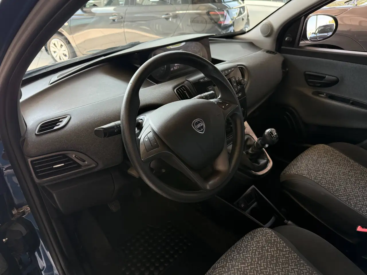 Lancia Ypsilon 2023 — фото 7