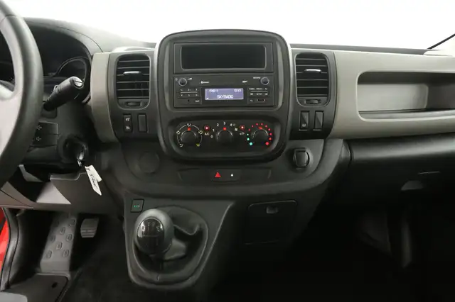Renault Trafic view 12