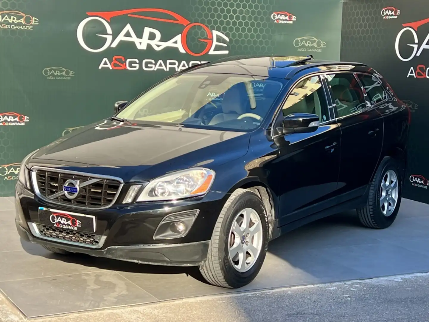 Volvo XC60 2.4D Momentum Negro - 2
