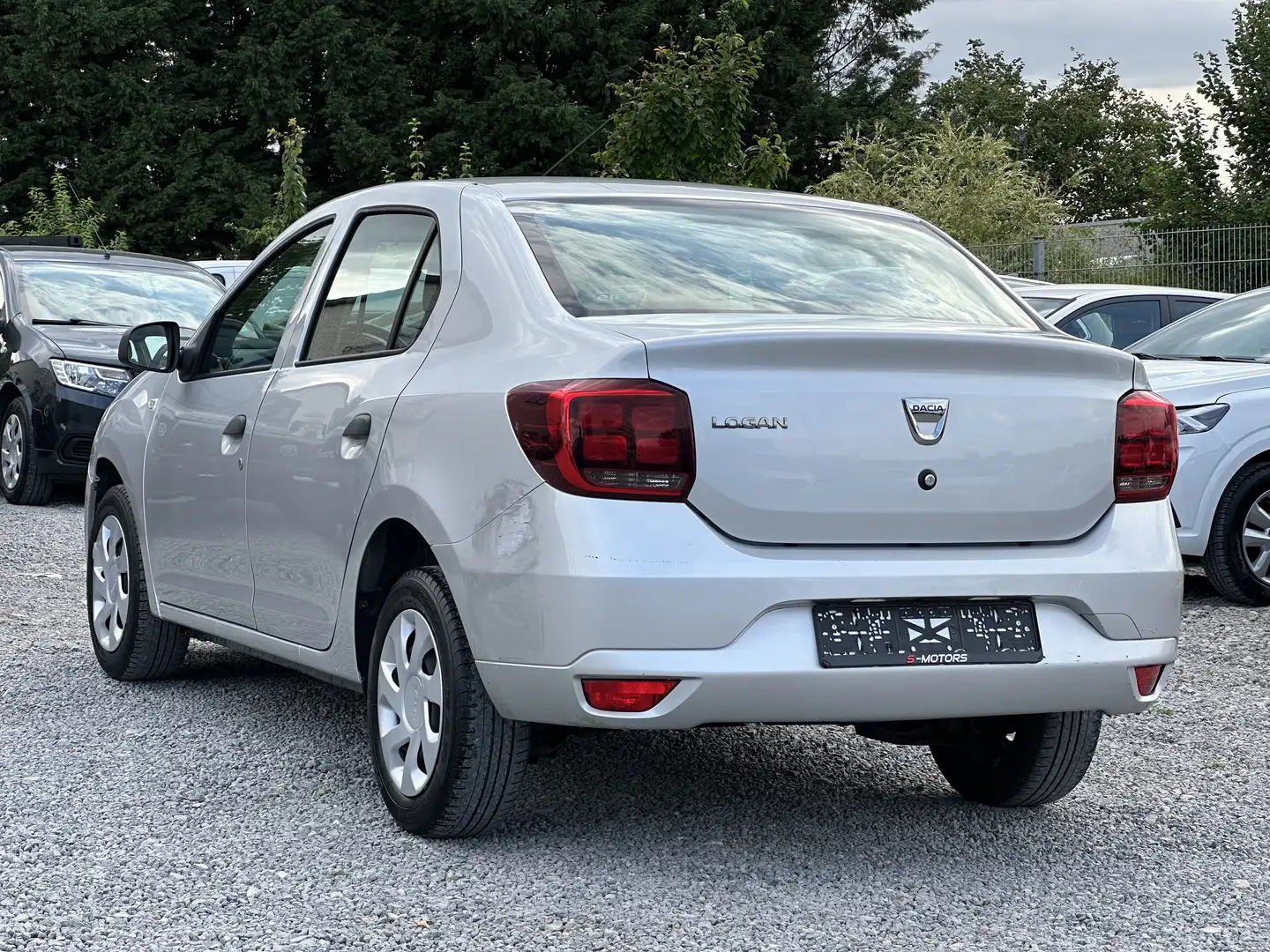 Dacia Logan Gris - 2