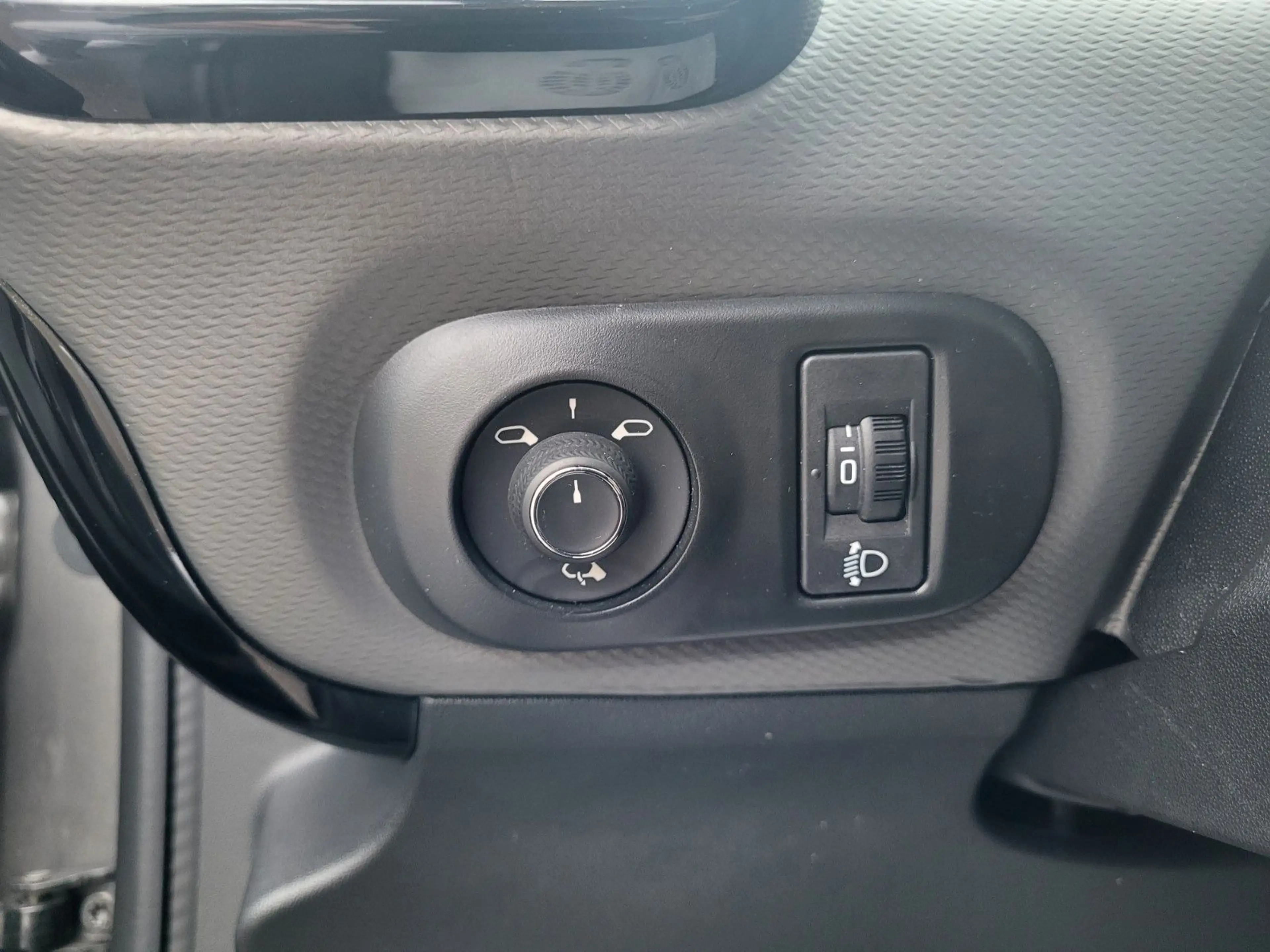Citroen C4 Cactus Top Zustand! NUR 67685 Km! — photo 11