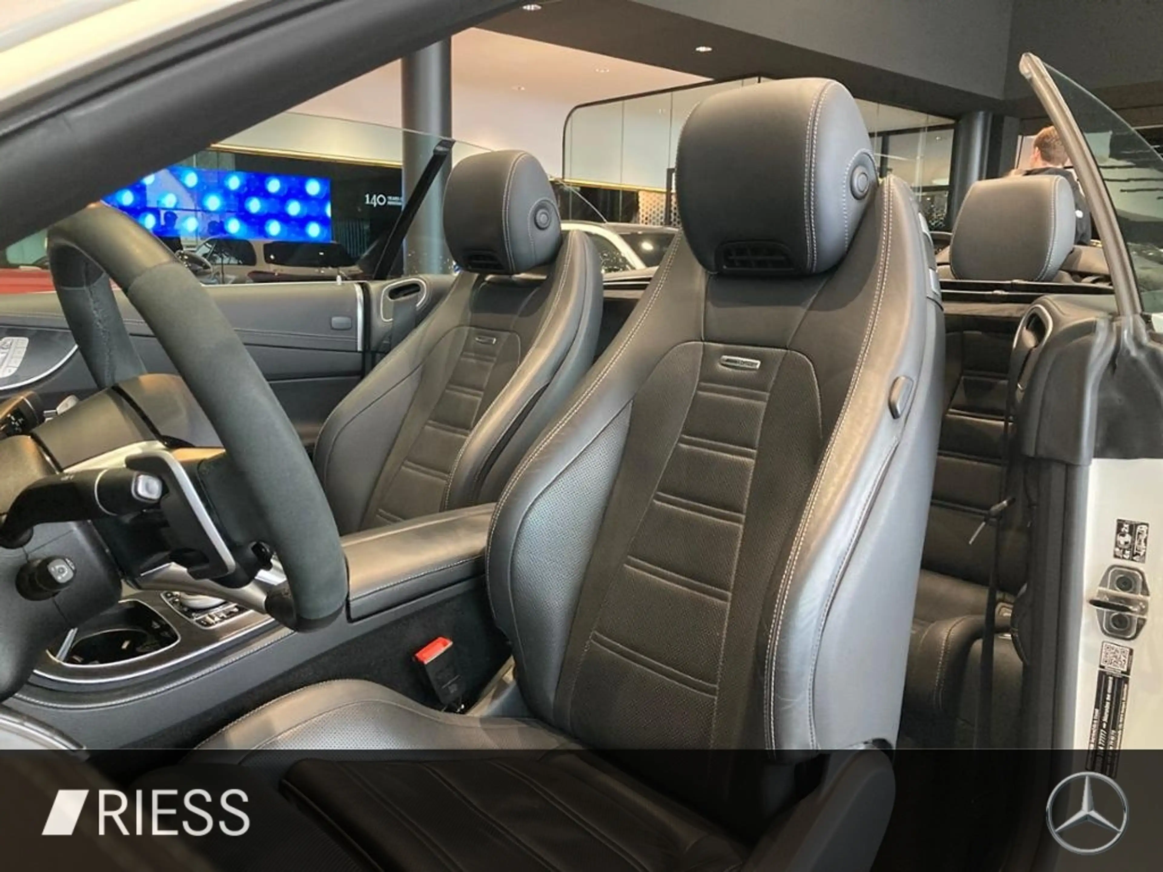 Mercedes-Benz E 53 AMG 4MATIC+ Cabriolet 360 ACC AUT Bel.Sitz — photo 10