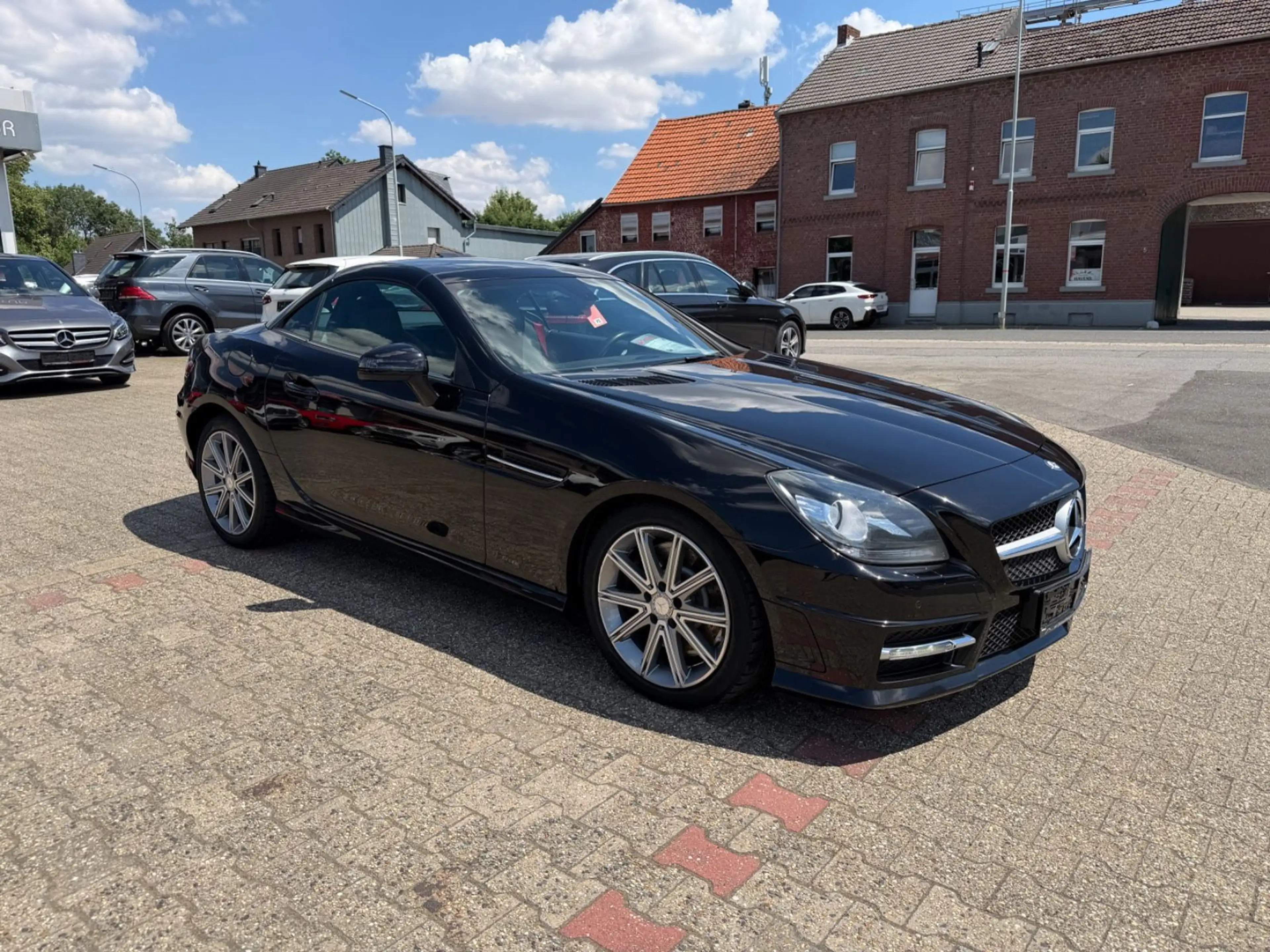 Mercedes-Benz SLK 200 Roadster Airscarf Navi AMG PAKET Leder — photo 3