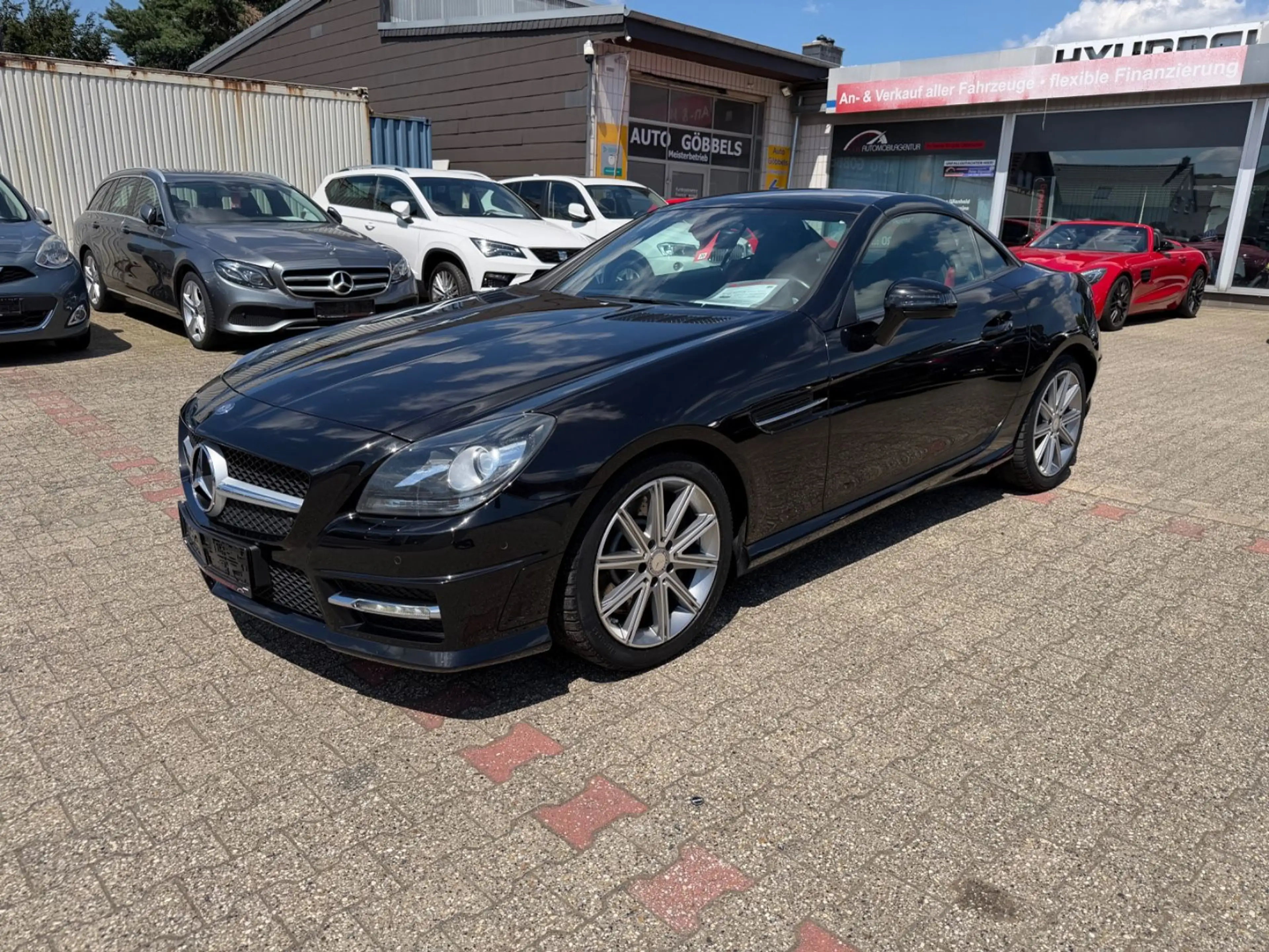 Mercedes-Benz SLK 200 Roadster Airscarf Navi AMG PAKET Leder