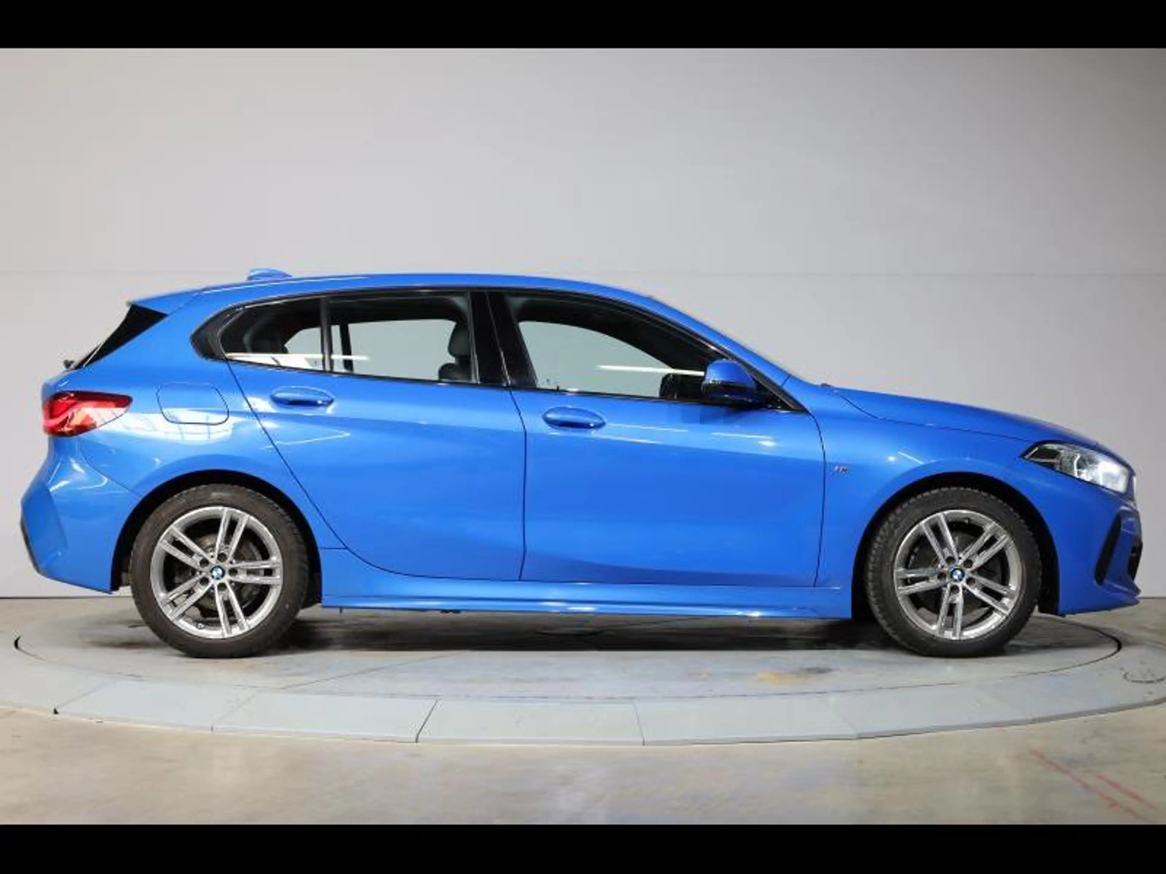 BMW 118 i Hatch Kit M Sport — photo 3