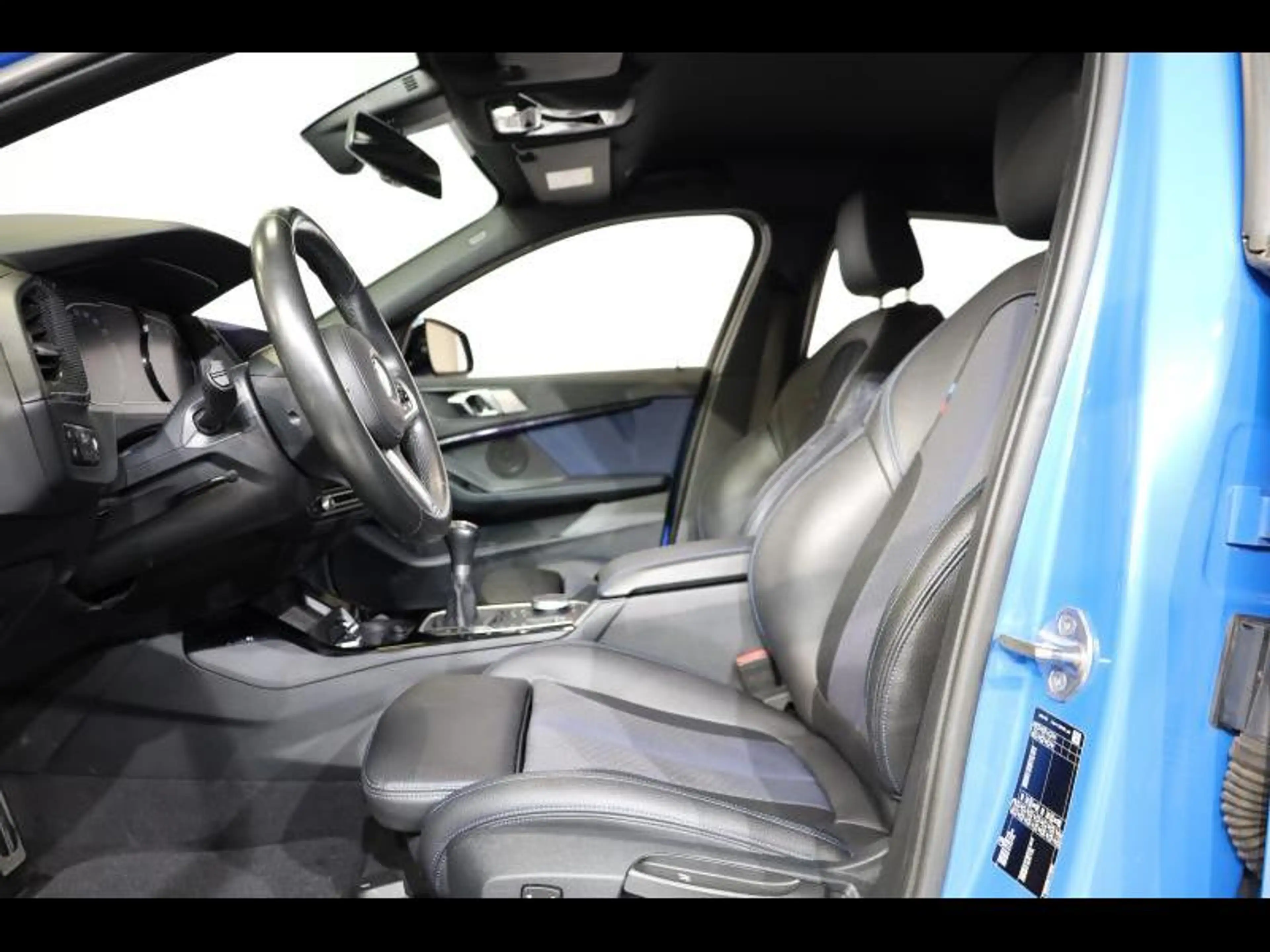 BMW 118 i Hatch Kit M Sport — photo 9