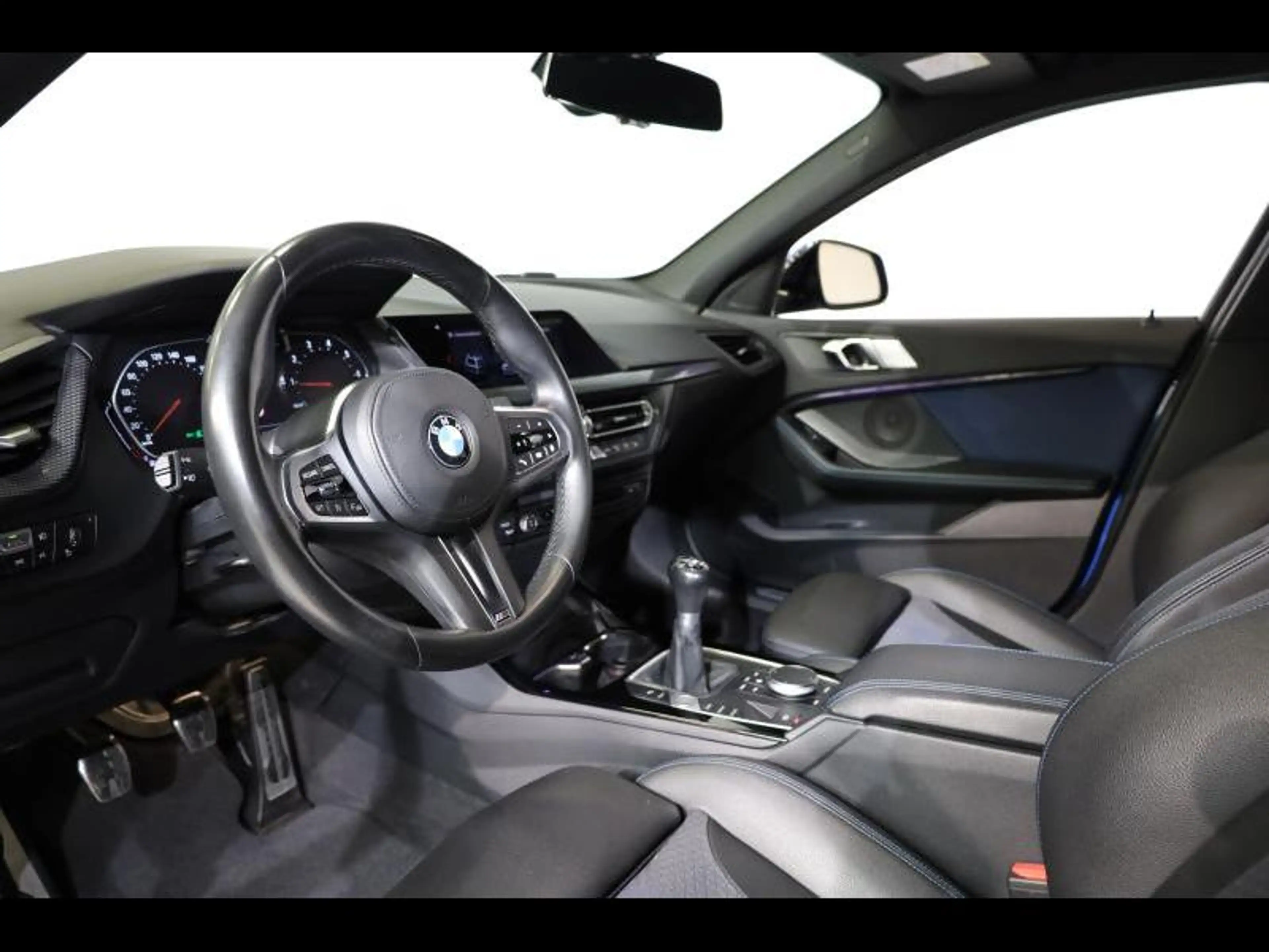 BMW 118 i Hatch Kit M Sport — photo 6