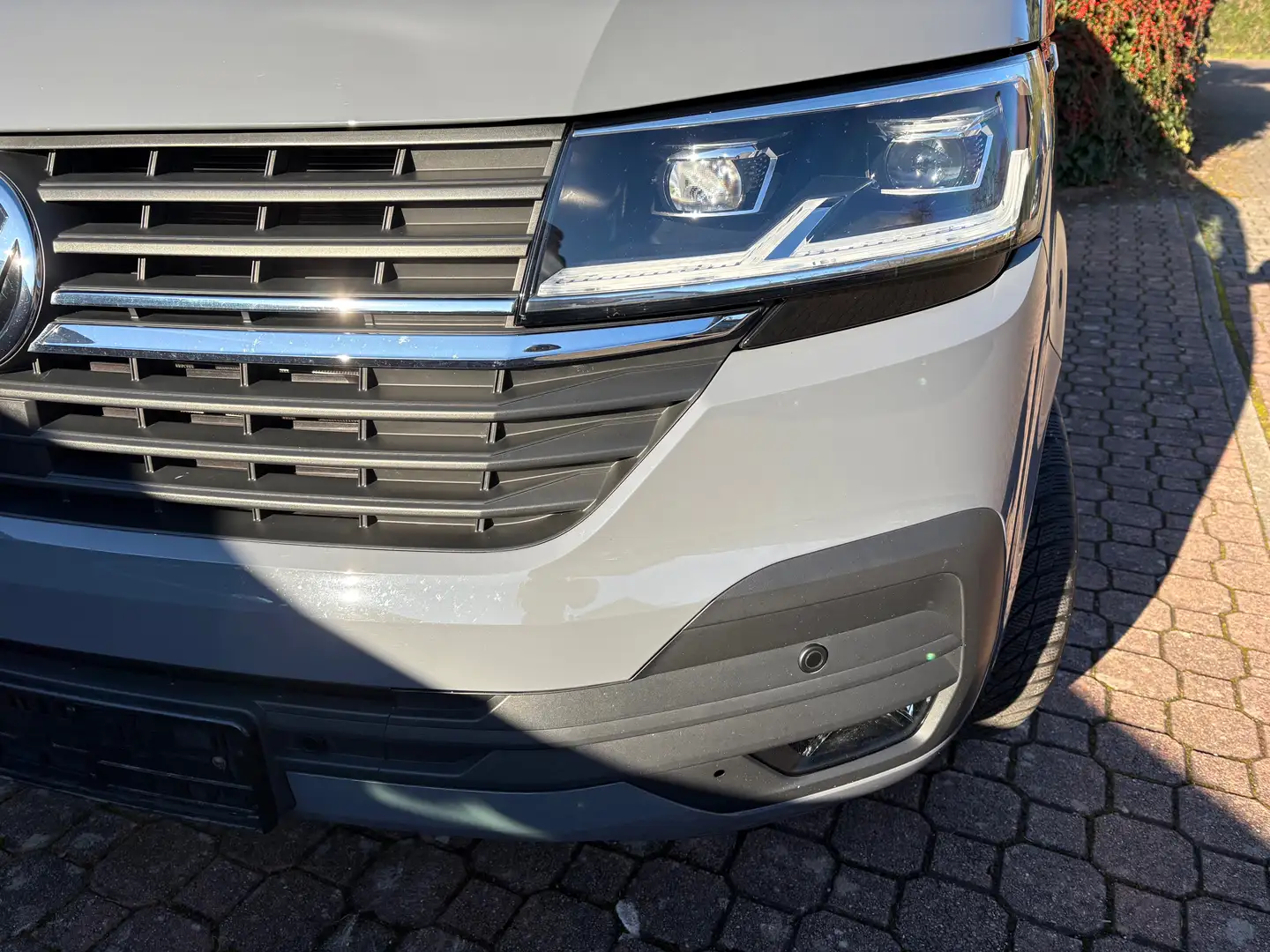 Volkswagen T6.1 California California T6.1 DSG Beach Camper Edition Grau - 2