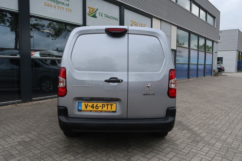 Peugeot Partner 1.2 P.T. Premium Lange uitvoering met benzinemotor — photo 7