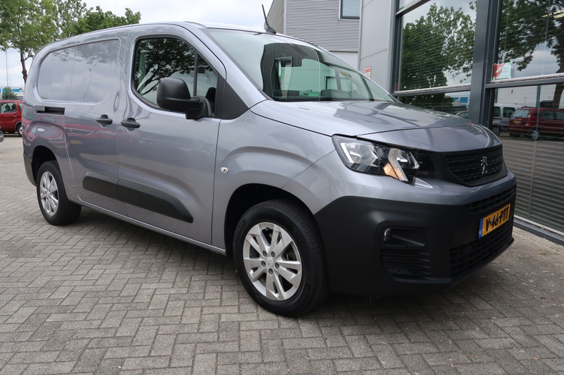 Peugeot Partner 1.2 P.T. Premium Lange uitvoering met benzinemotor — photo 3