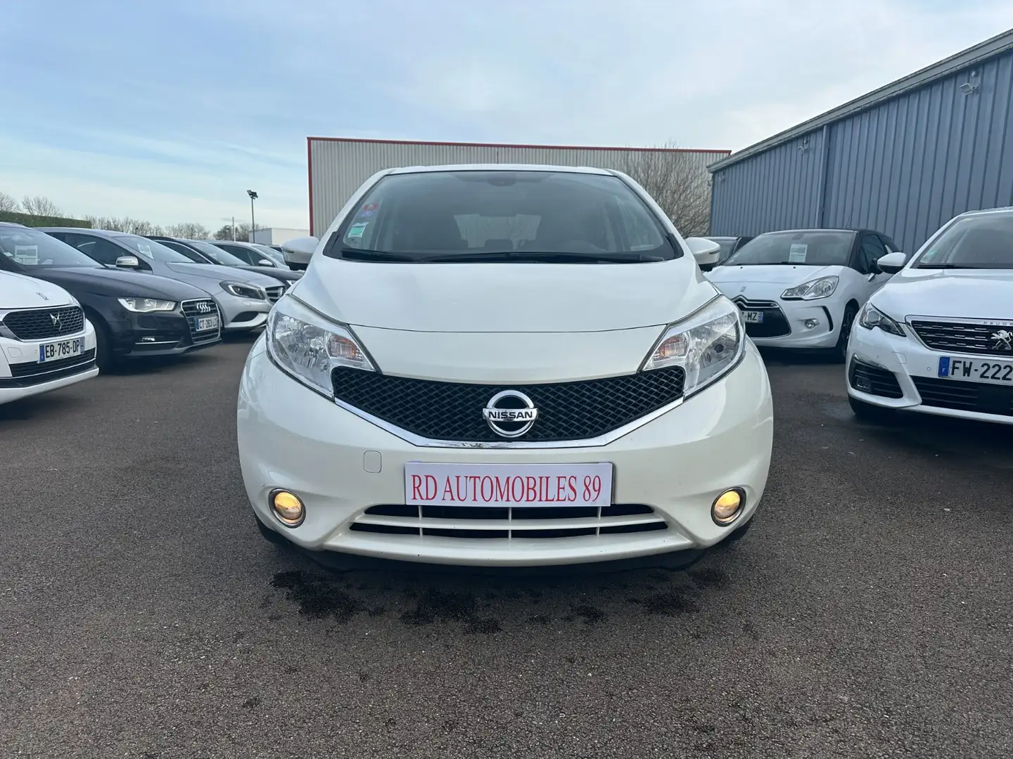 Nissan Note 1.2 DIG-S 98 CH Connect Edition bijela - 2