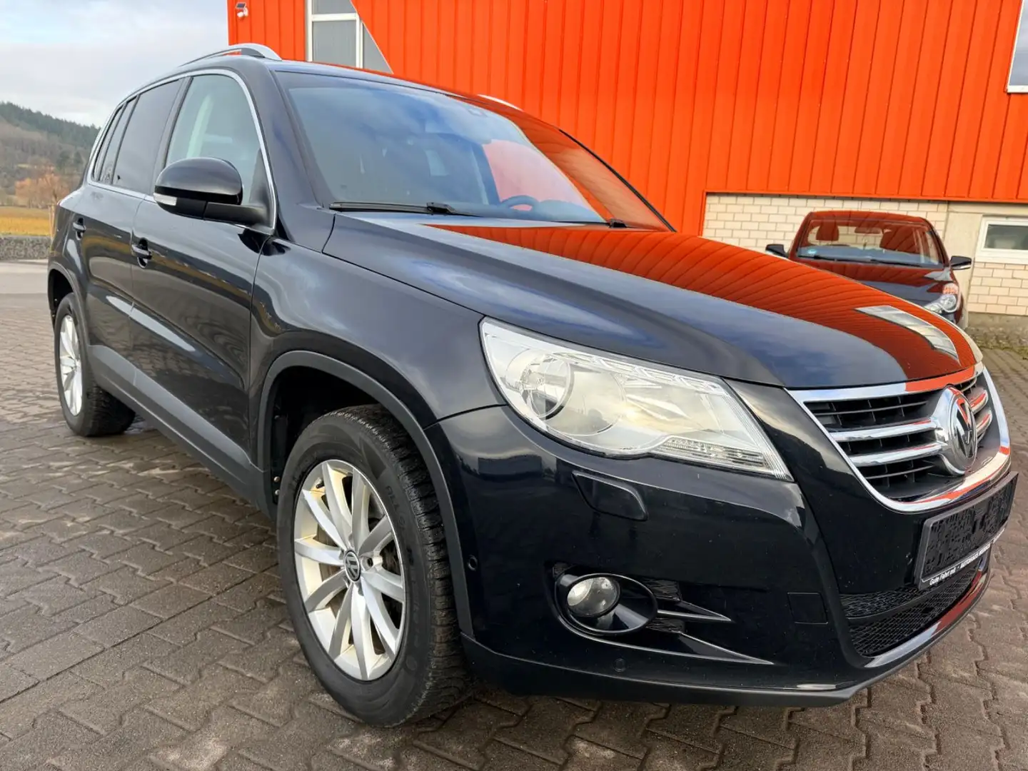 Volkswagen Tiguan Team 4Motion 2.0TDi Dsg Pano KeylessGo Navi Ahk Noir - 1