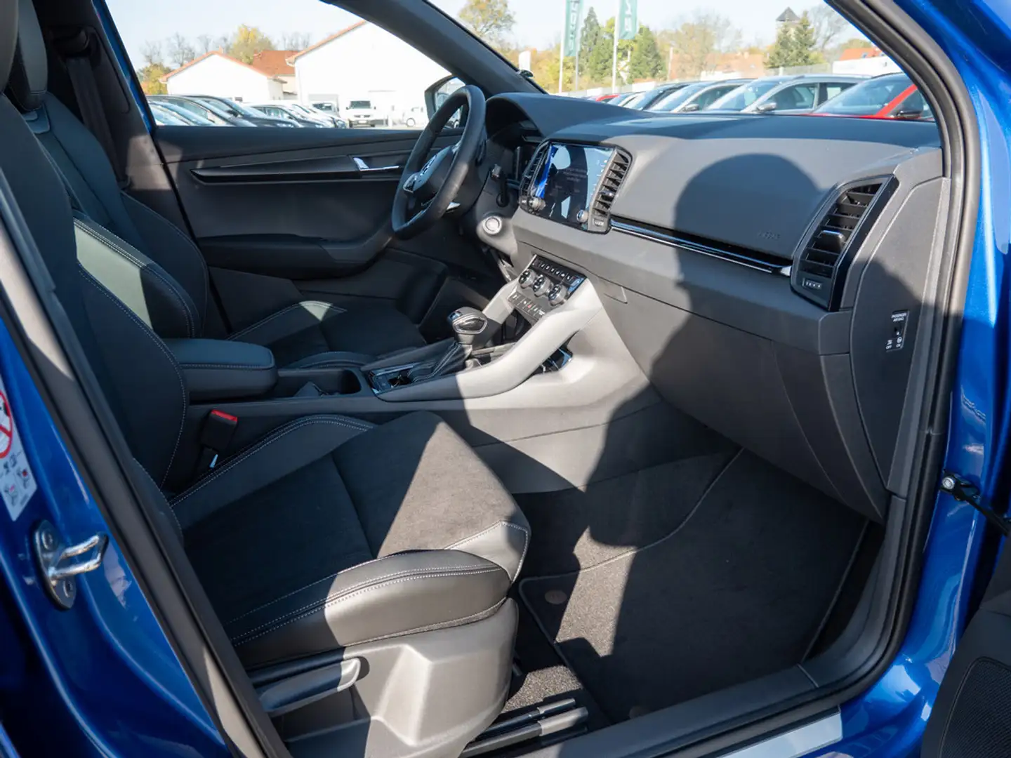Skoda Karoq 2.0 TSI Sportline 4x4 ACC MATRIX-LED Blau - 2