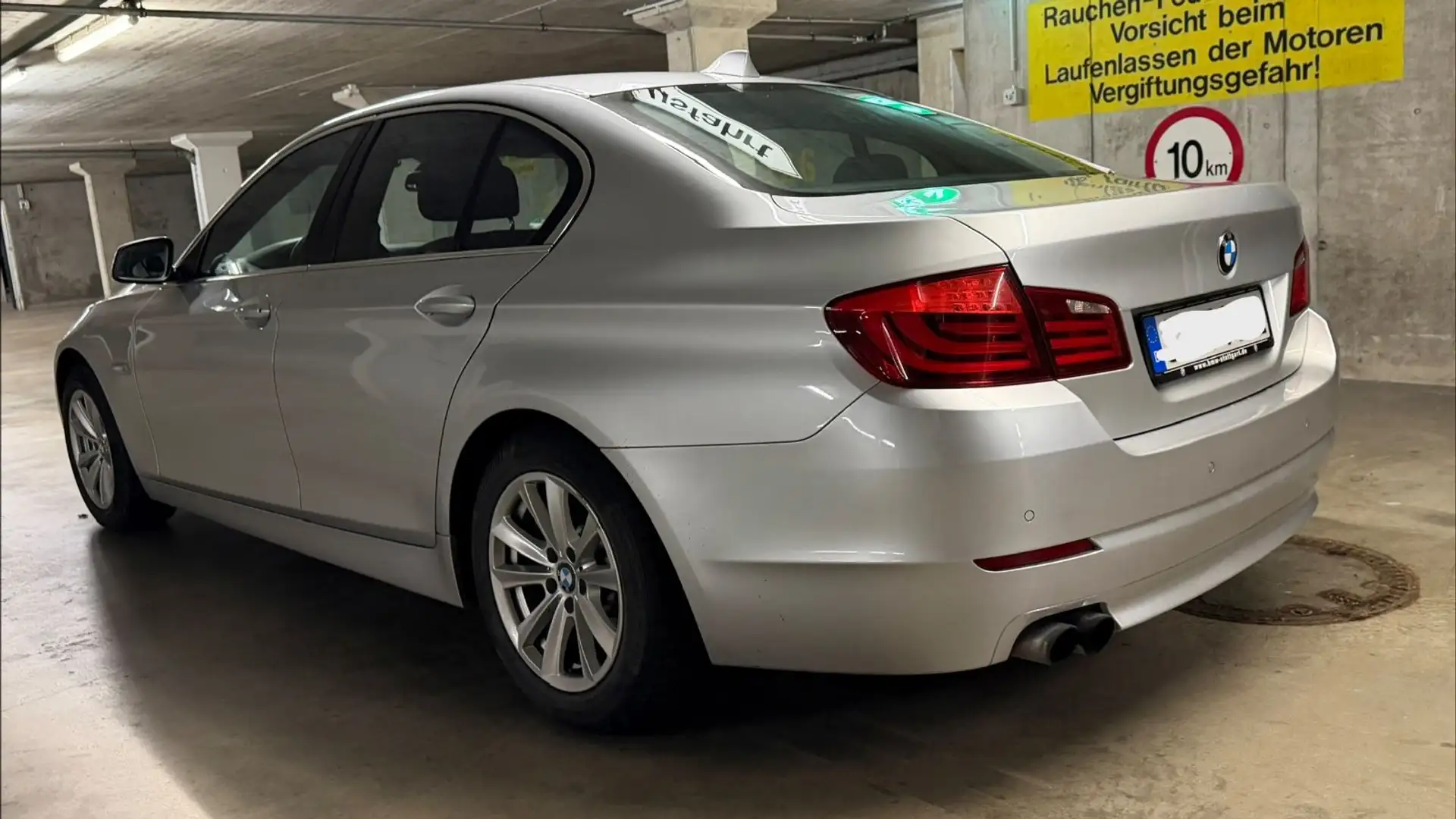 BMW 520 i- Navi-Pano-AHK-Tempo-Xenon-PDC-TÜV-10.2027 Silber - 2