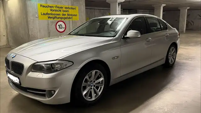 BMW 520 i- Navi-Pano-AHK-Tempo-Xenon-PDC-TÜV-10.2027
