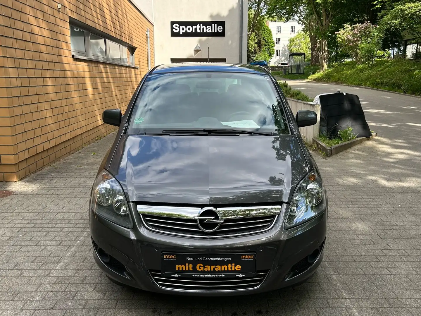 Opel Zafira B Design Edition 1,6/7-SITZER/KLIMAAUTO/S Grau - 2
