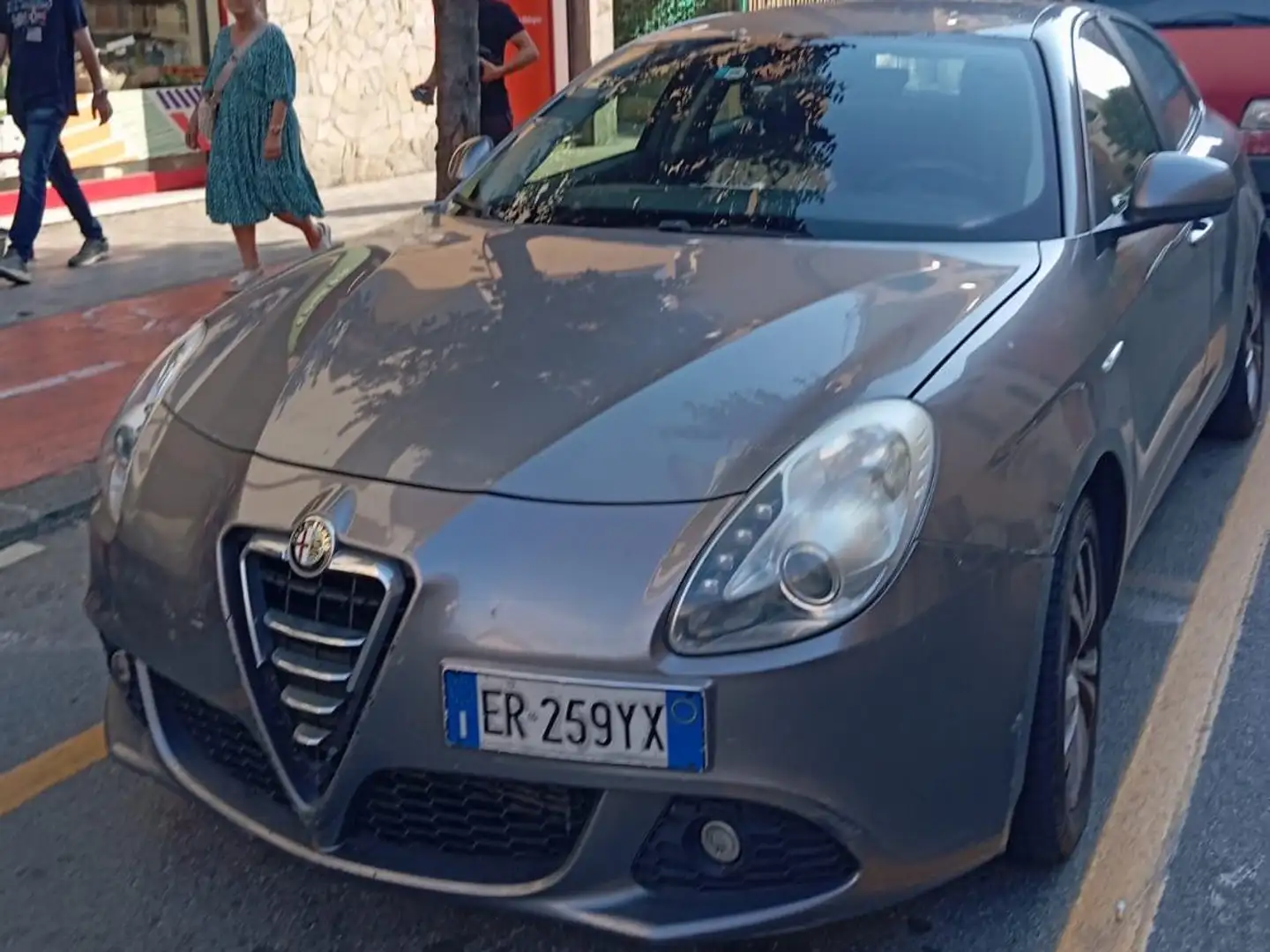 Alfa Romeo Giulietta Giulietta III 2010 1.6 jtdm(2) Сірий - 1